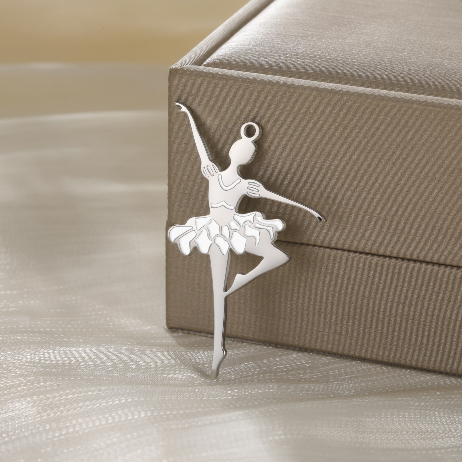 5:Steel color-ballerina 3