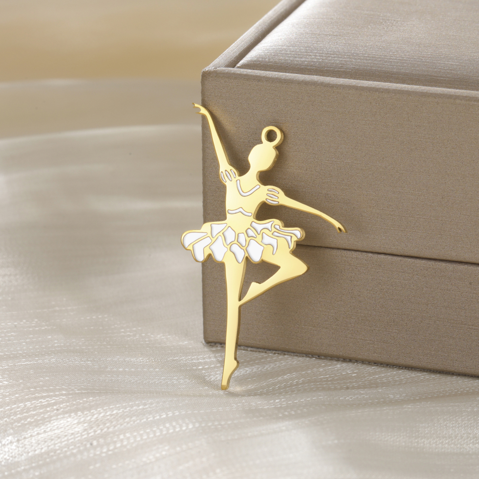 6:Golden-ballerina 3