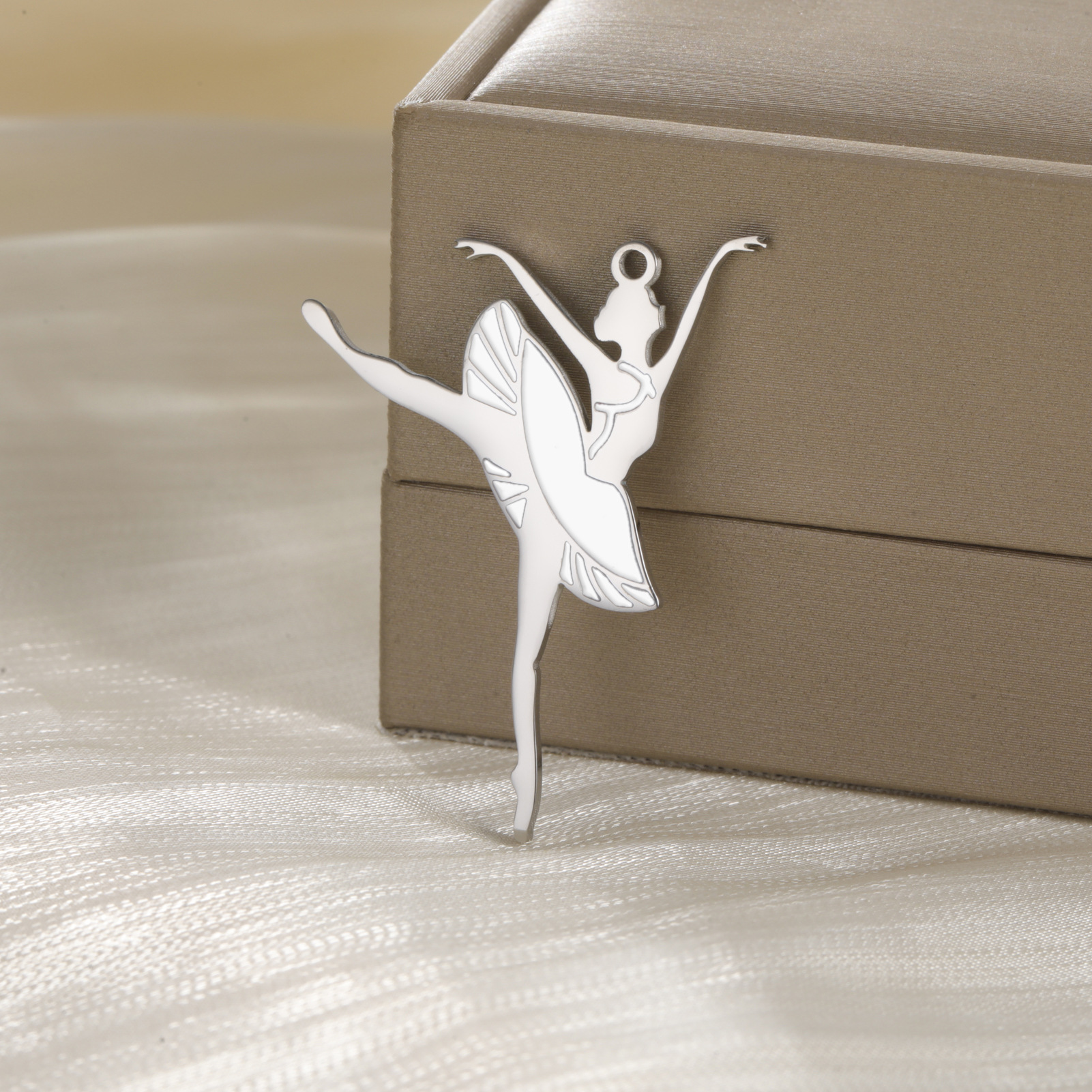 7:Steel color-ballerina 4