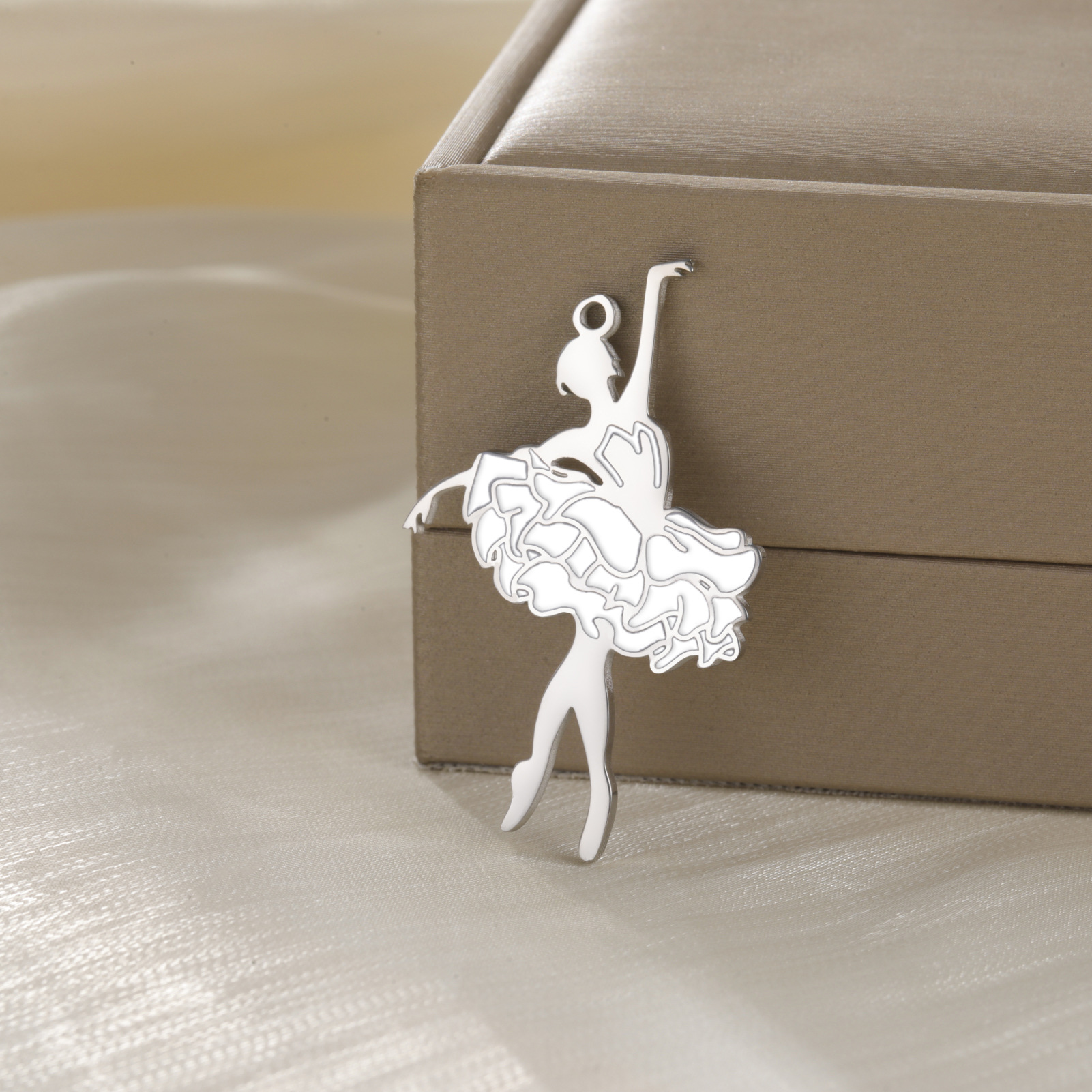 9:Steel color-ballerina 5