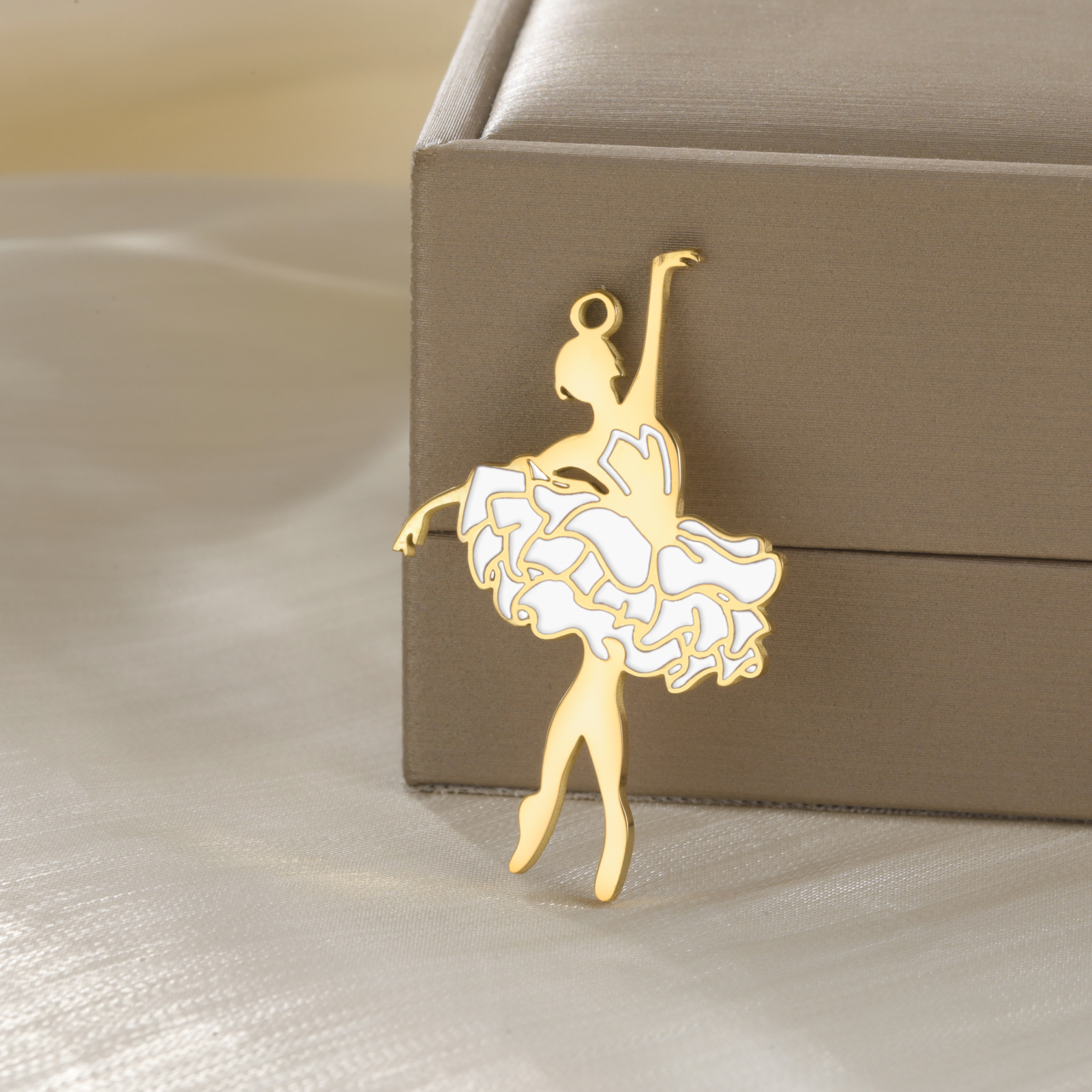 10:Golden-ballerina 5