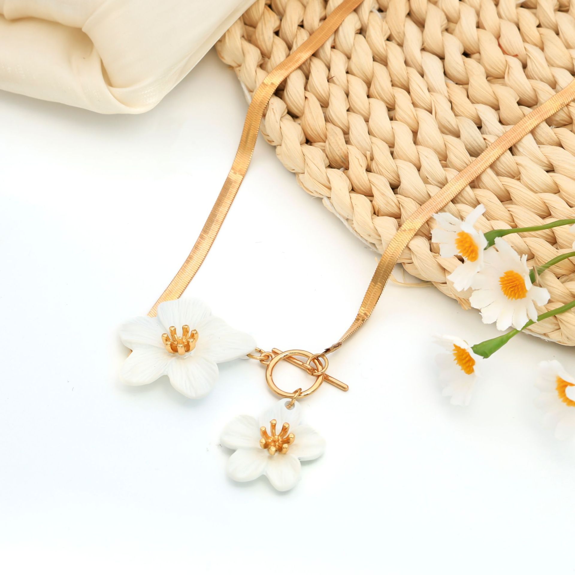 3:White flower necklace