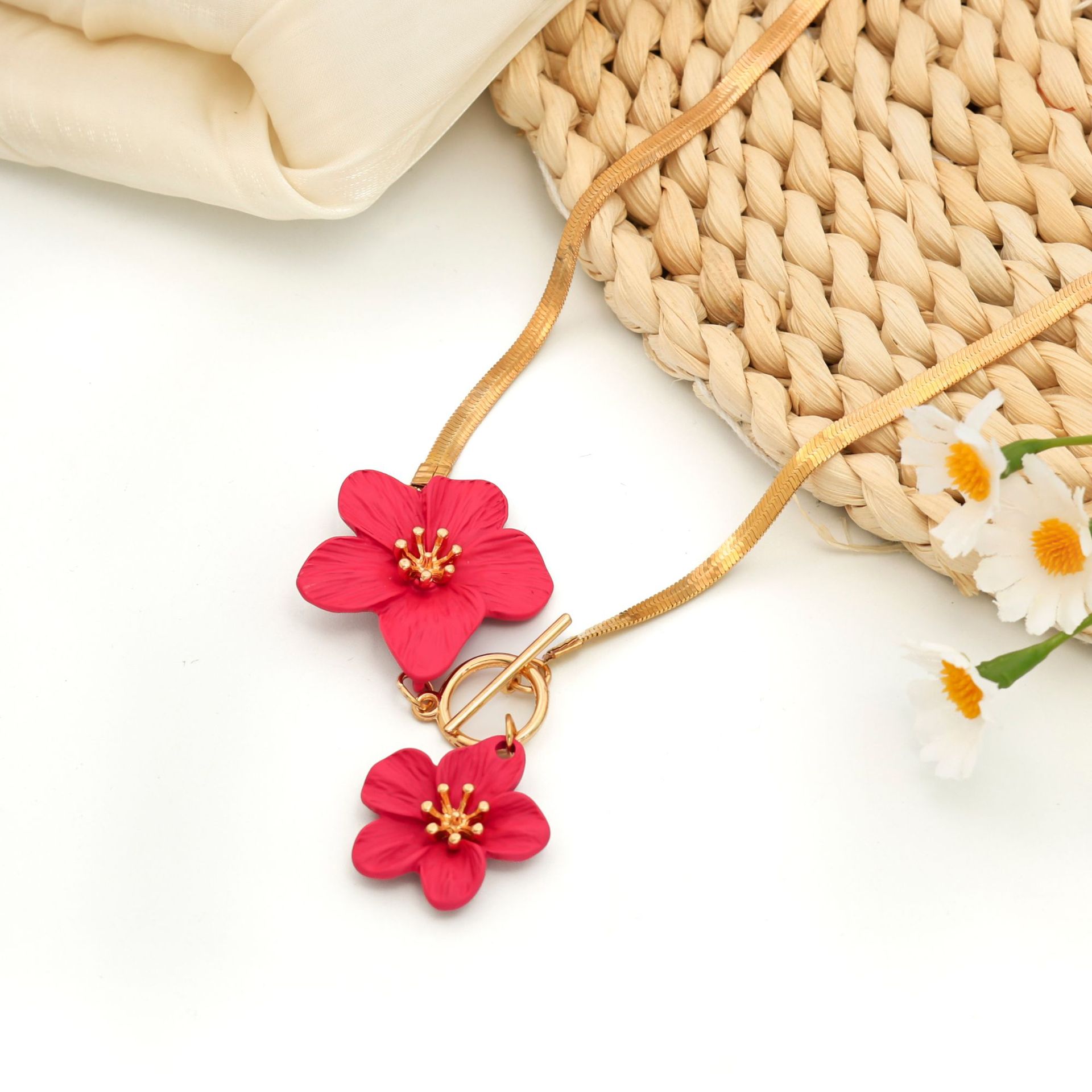 5:Rose flower necklace