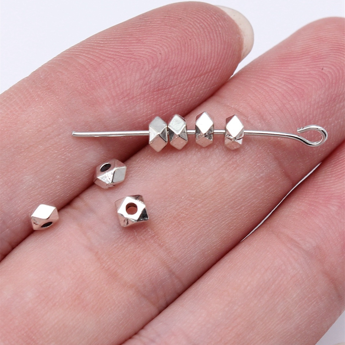 1:couleur argent antique