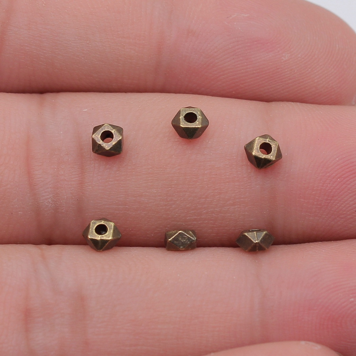 4:couleur bronze antique