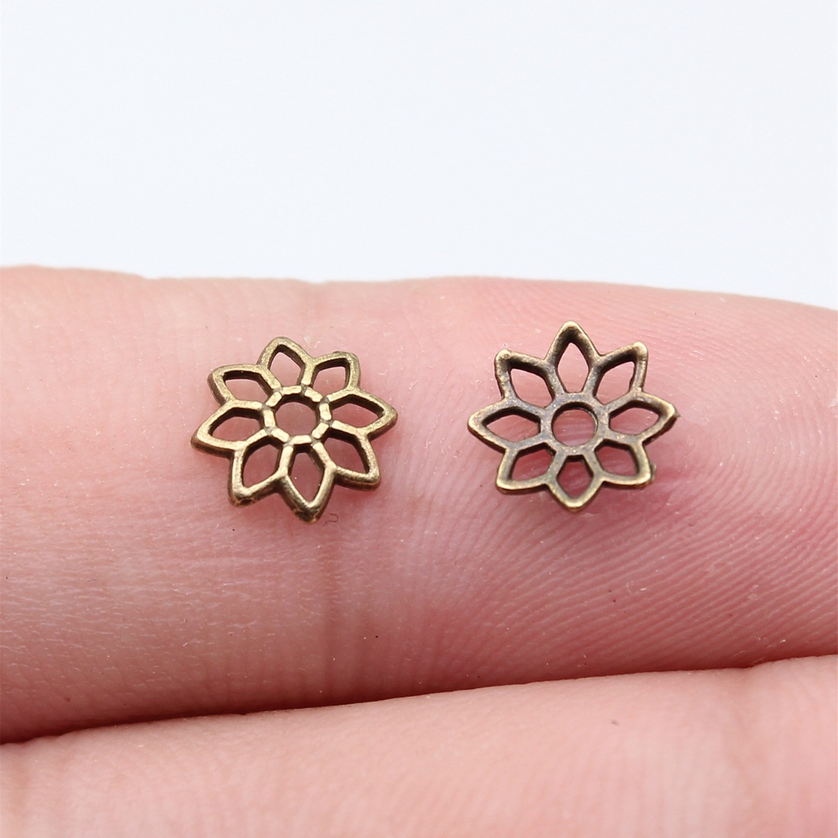 2:antike Bronzefarbe