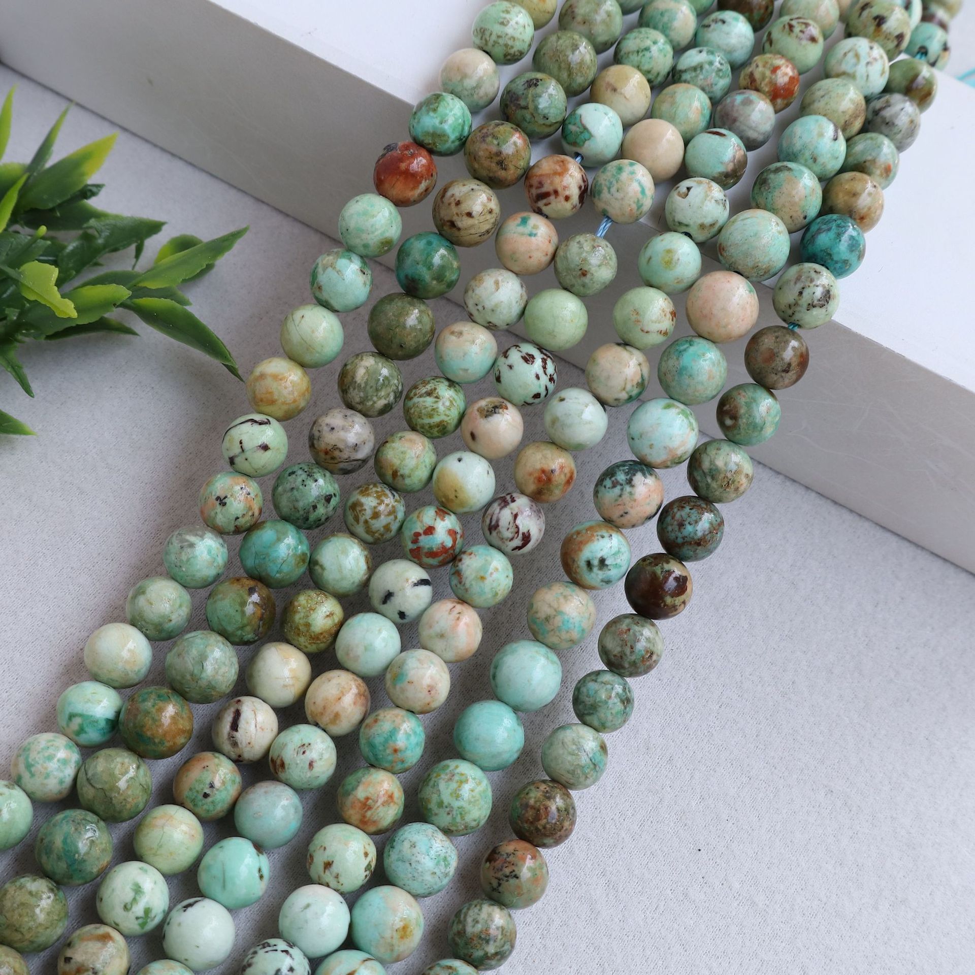 Natural phoenix Pine 8mm(about 46 pieces)