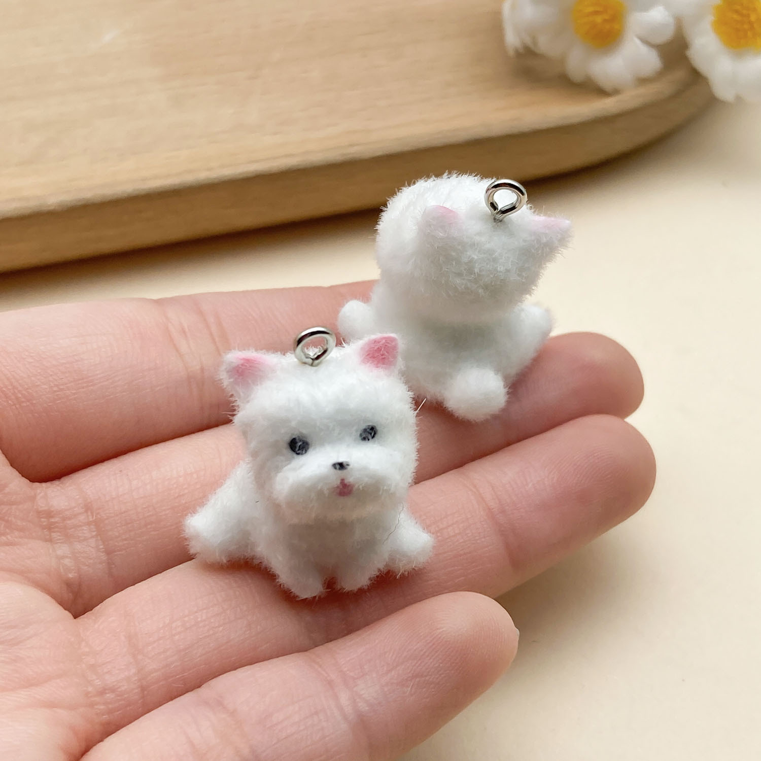 17:23143-1 white and pink resin flocked animal sitting puppy 26x23mm-4.1g
