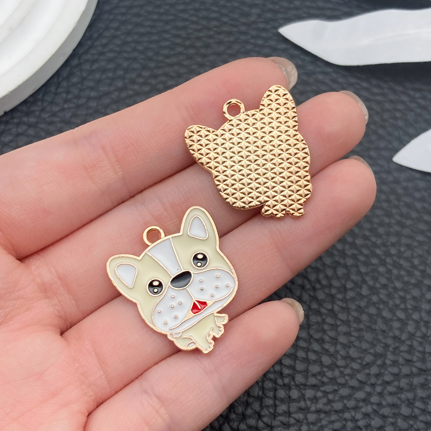 5:23292-1 creamy yellow oil-dropping zinc alloy cartoon pet dog 25x21mm-2g
