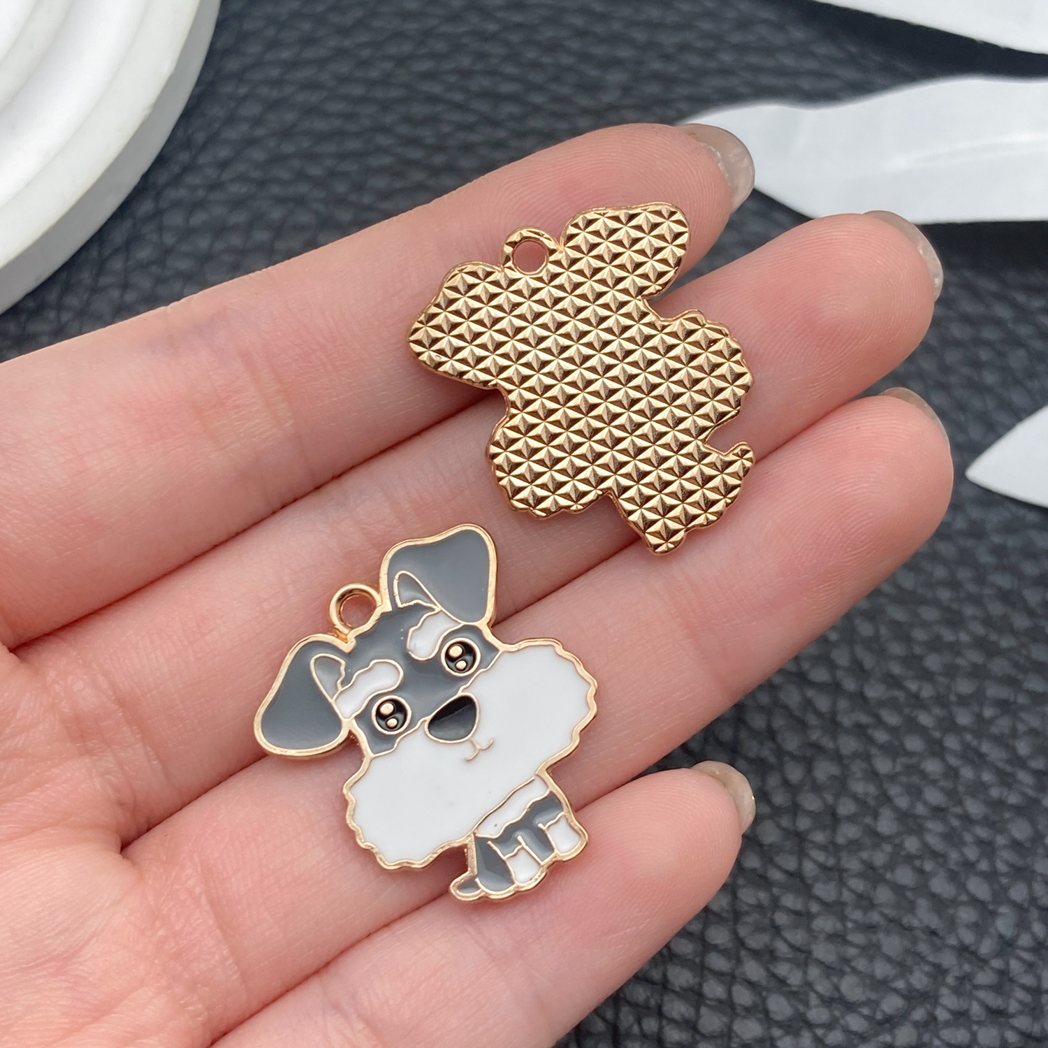 10:23297-1 gray dripping zinc alloy cartoon pet dog schnauzer 25x21mm-2.05g