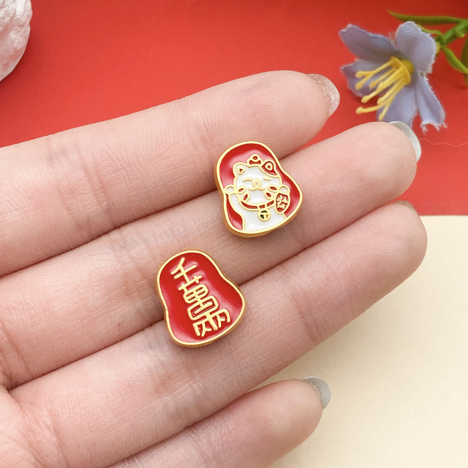 5:22653-1 14x12mm-2.2g-hole 2 red dripping oil ancient gold matte gold double-sided 0kg lucky cat spacer beads