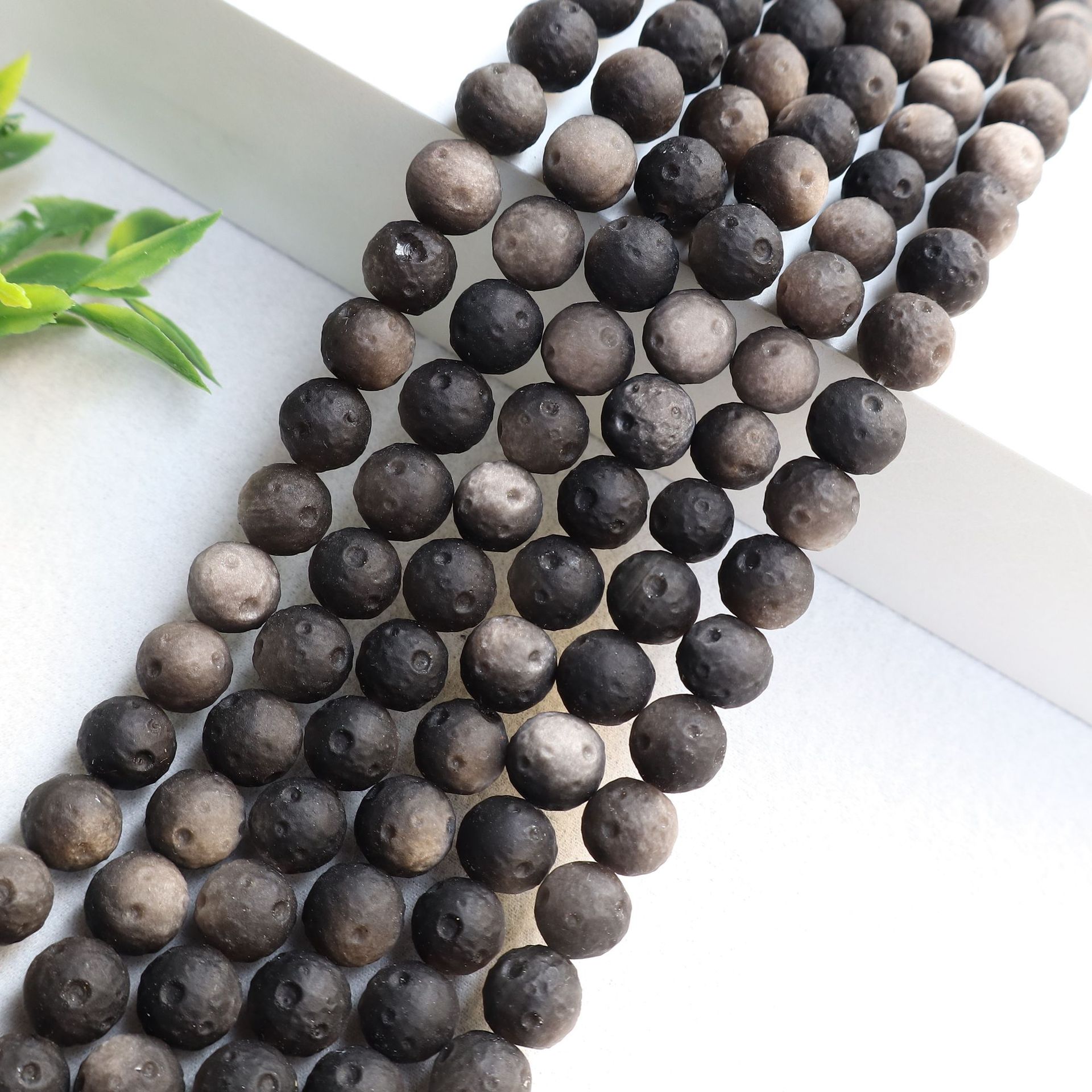 Silver-shining meteorites 11mm(approximately 33 pi