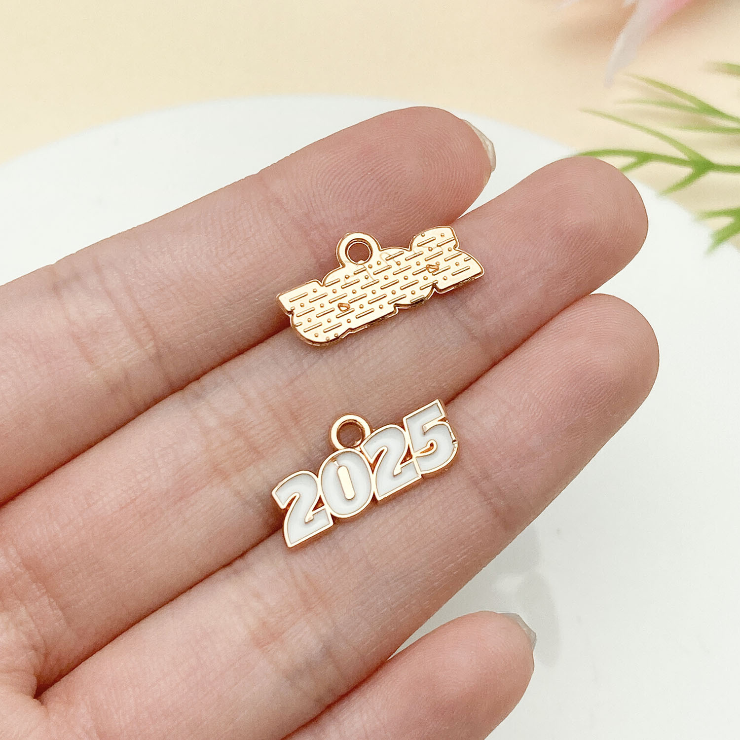 6:23340-1 kc gold white dripping zinc alloy 2025 number plate 9x18mm-0.6g