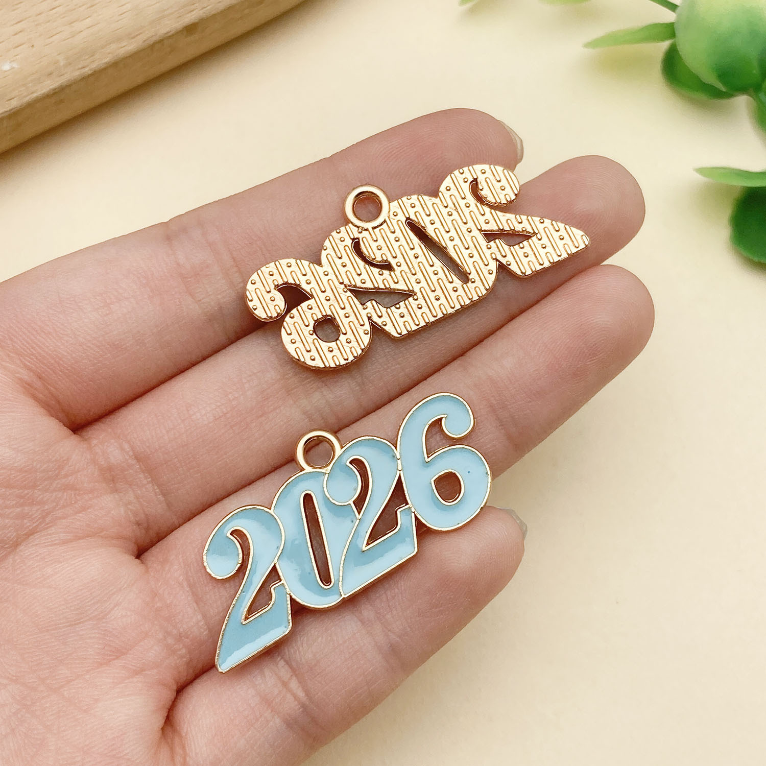 20:23354-1 large kc gold blue dripping zinc alloy 2026 number plate 18x37mm-2.35g