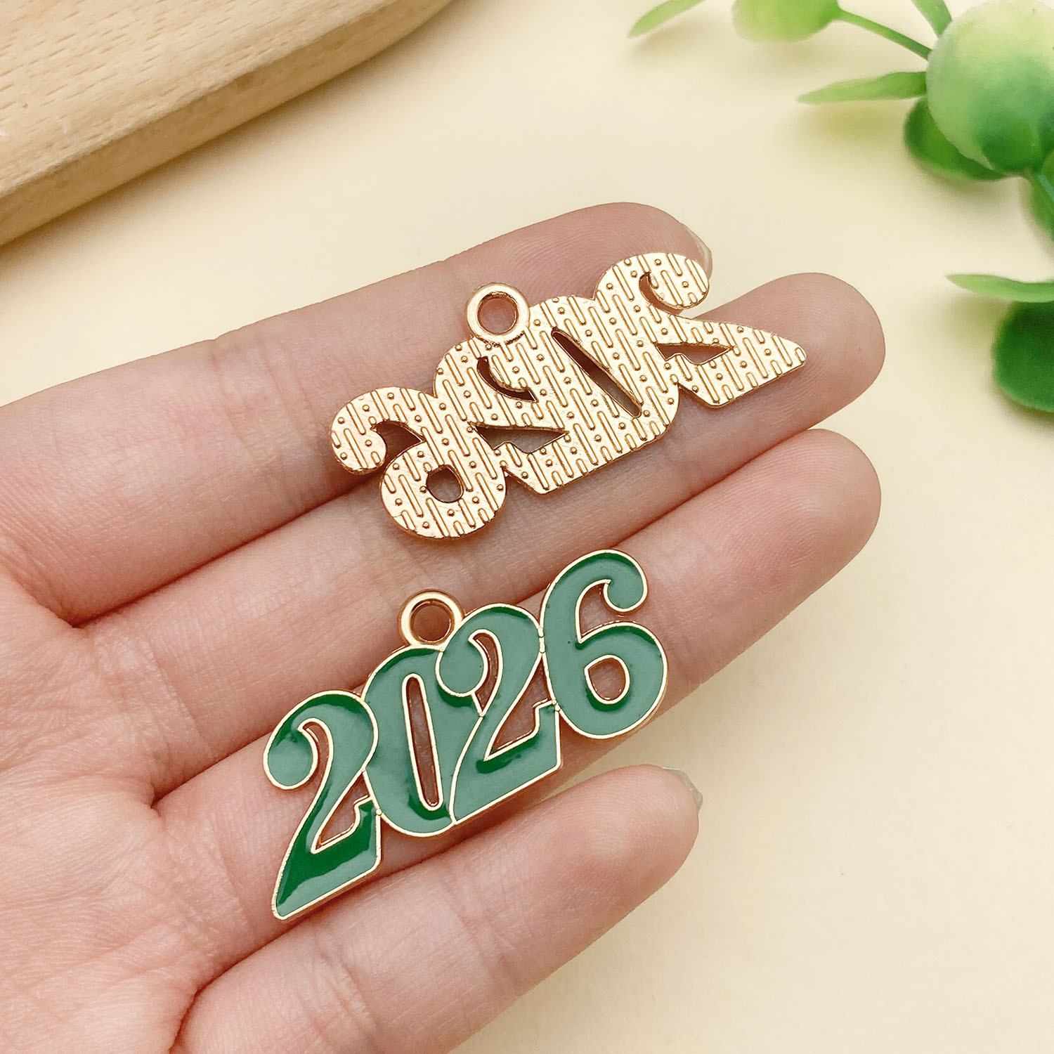 21:23355-1 large kc gold green dripping zinc alloy 2026 number plate 18x37mm-2.35g