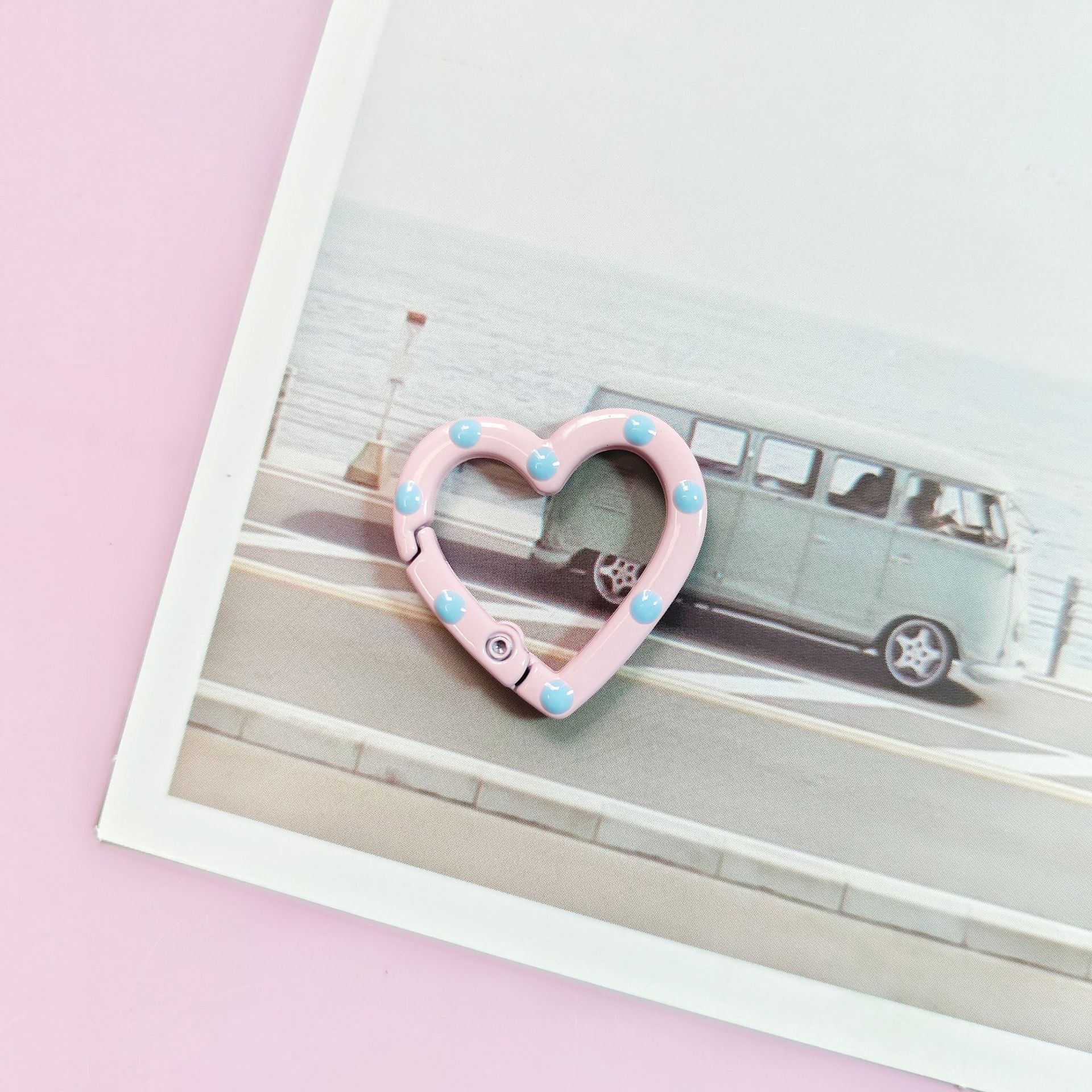 6:Pink oil dripping buckle