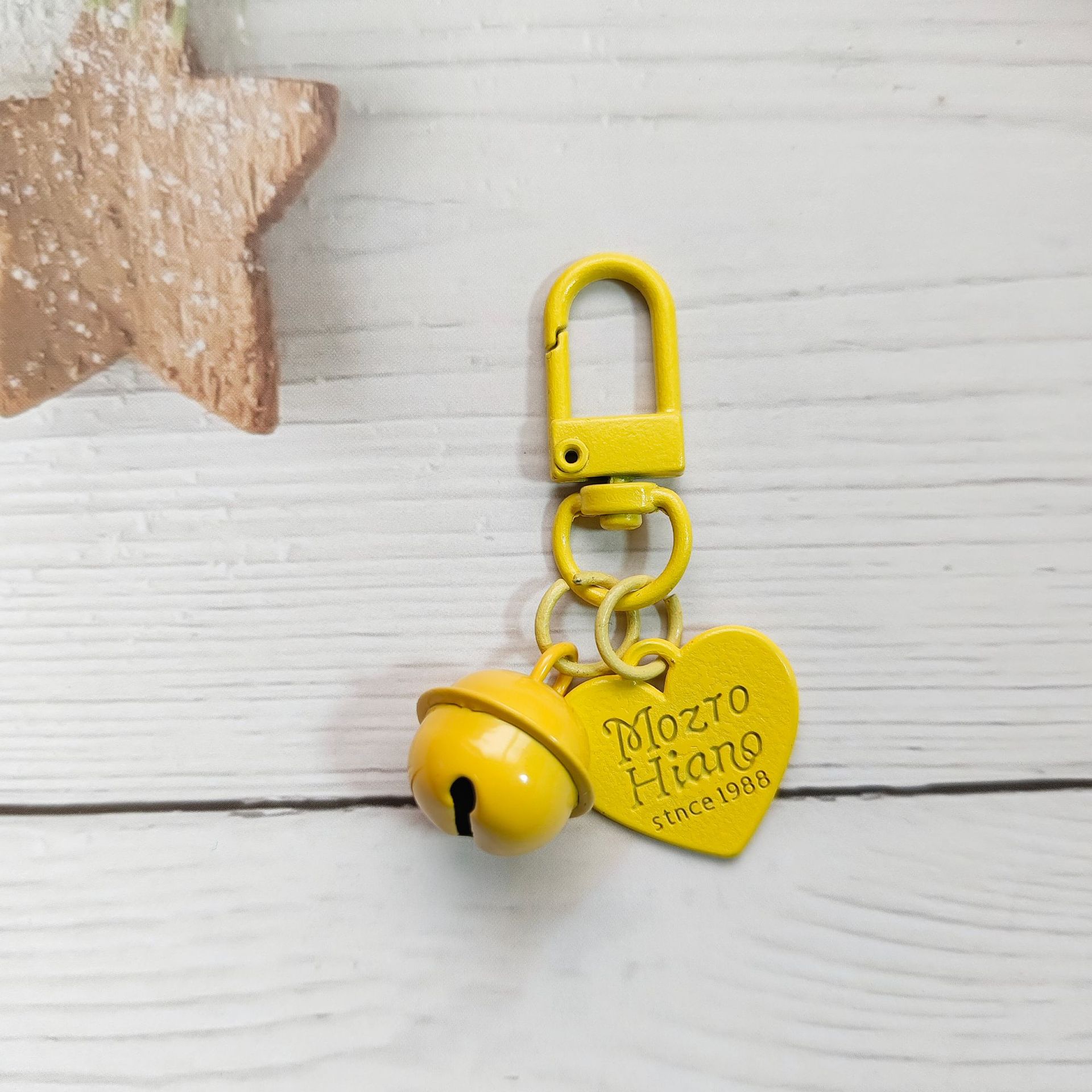 4:Yellow 18mm bell   alloy love piece