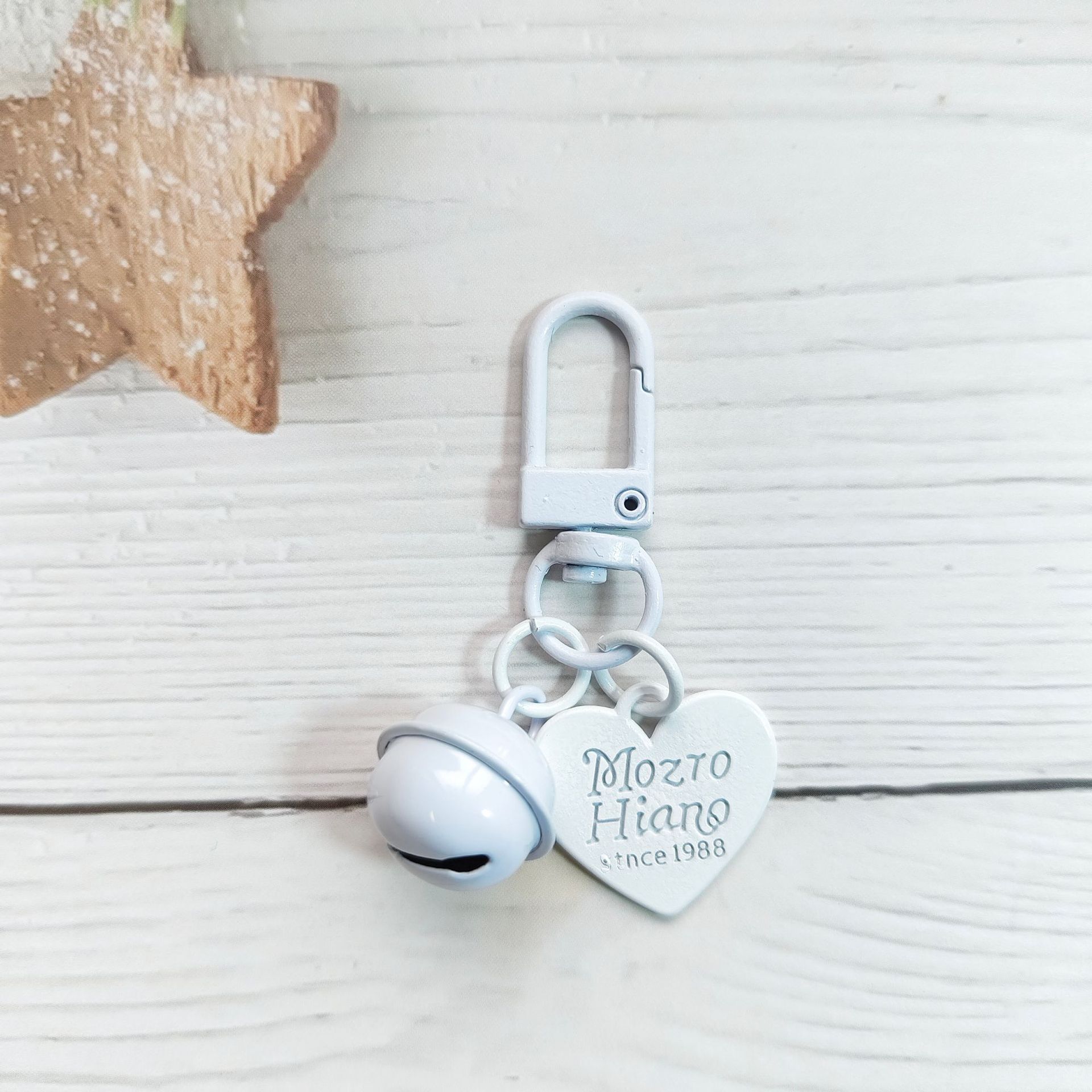 10:White 18mm bell   alloy love piece