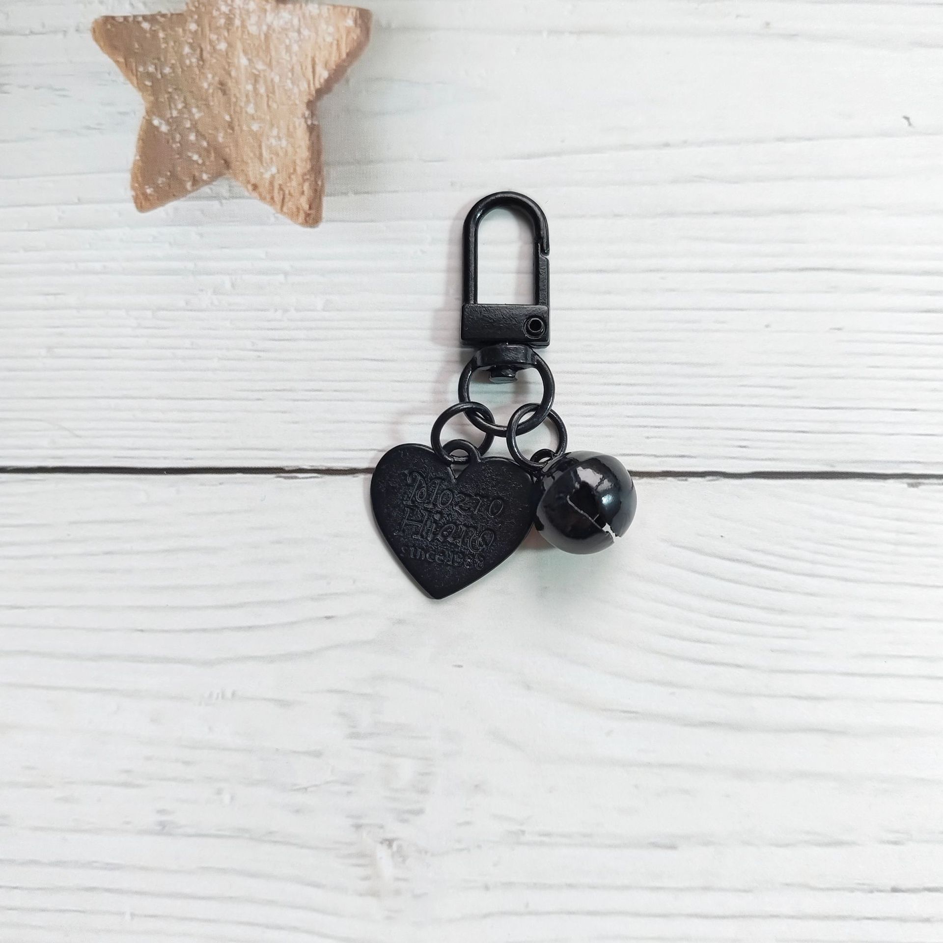 19:Black 14mm bell   alloy love piece