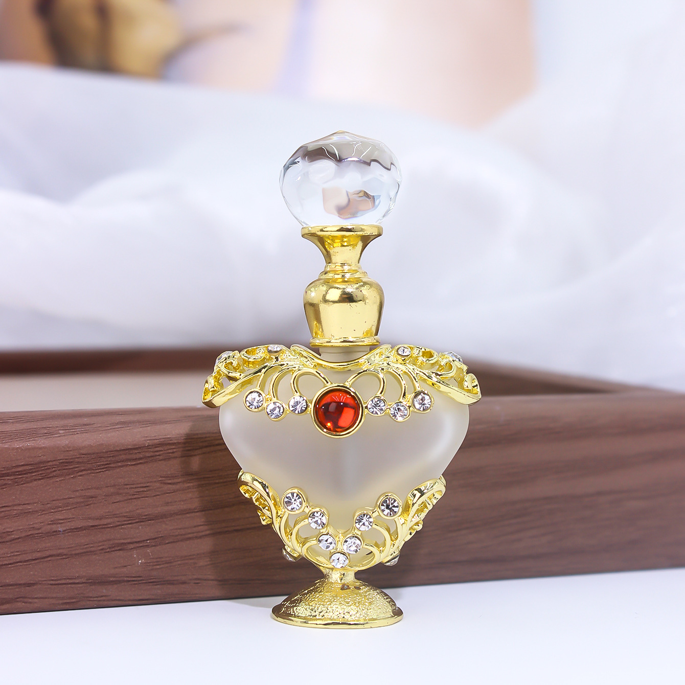 5ml; gold red; glass