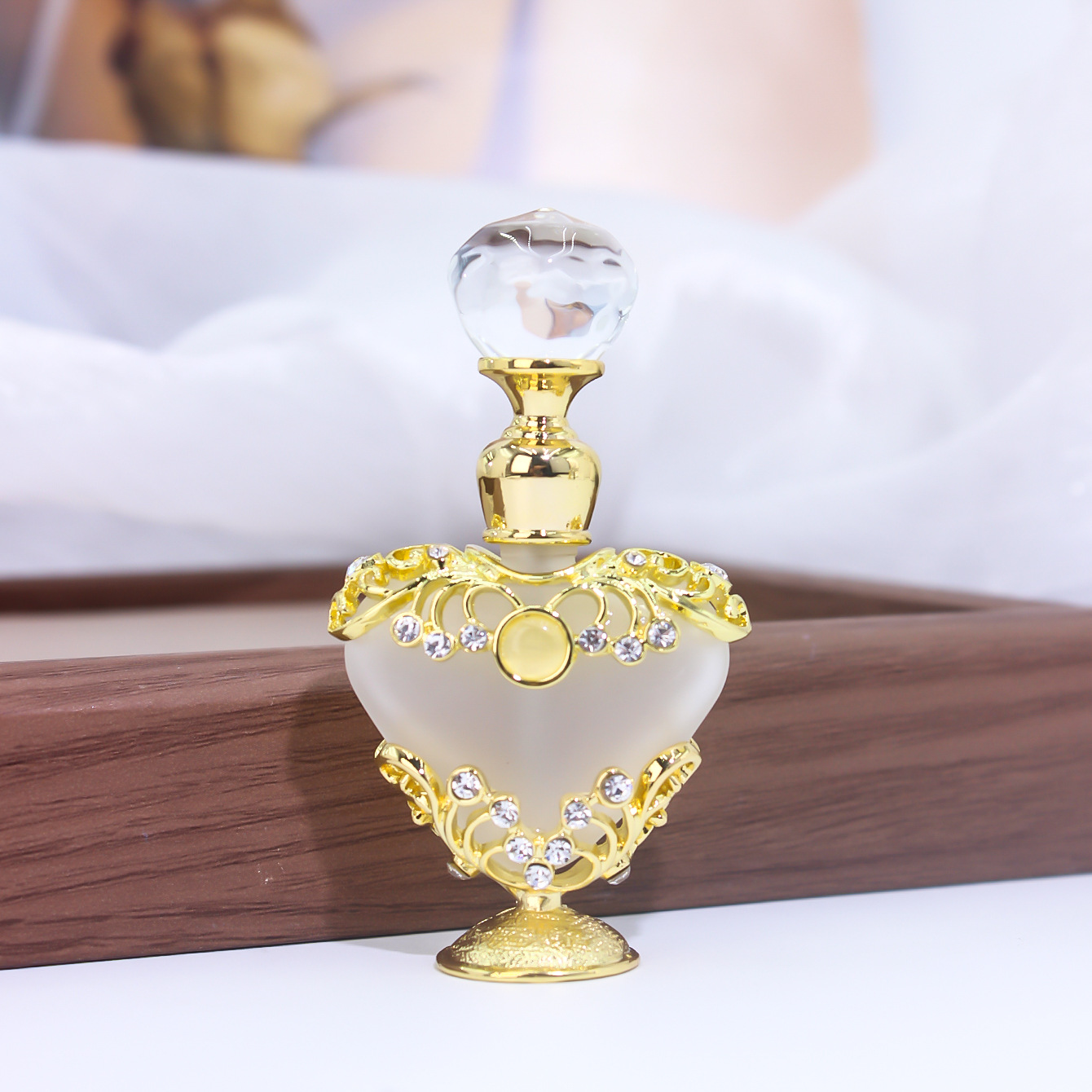 5ml; golden yellow; glass