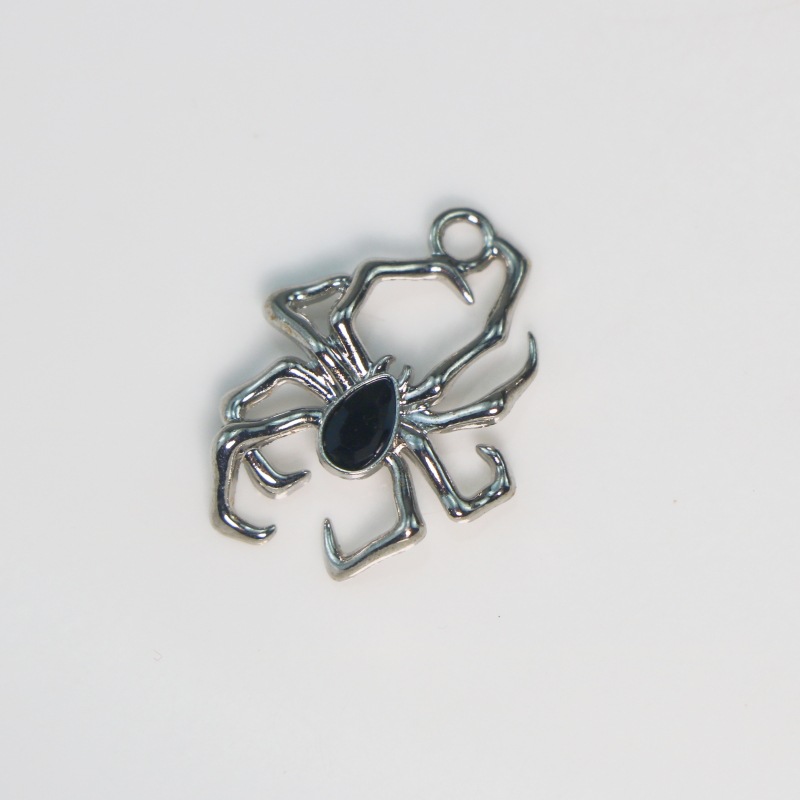 3:White K black diamond