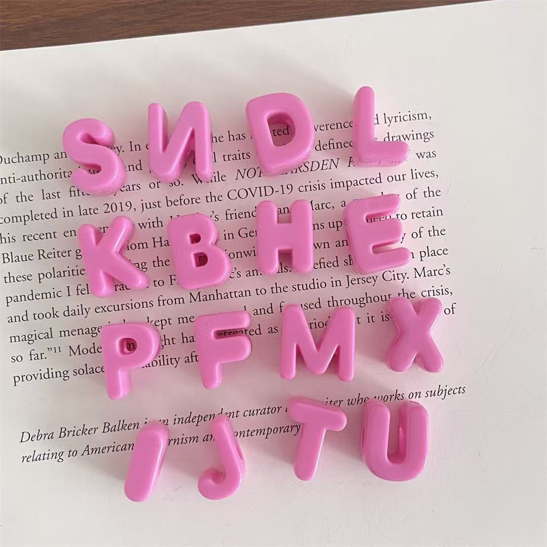 bright rosy red A-Z color rojo rosado brillante