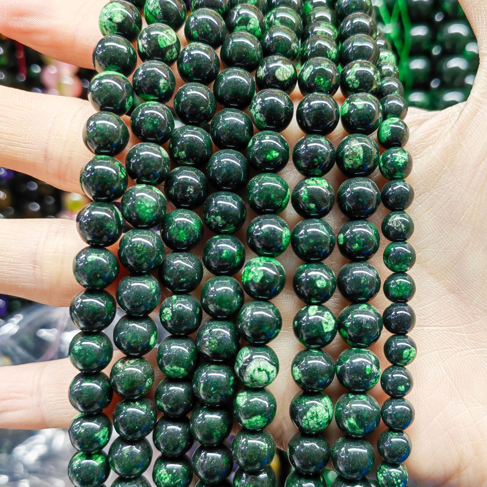 Three Lives Stone - Green 12mm