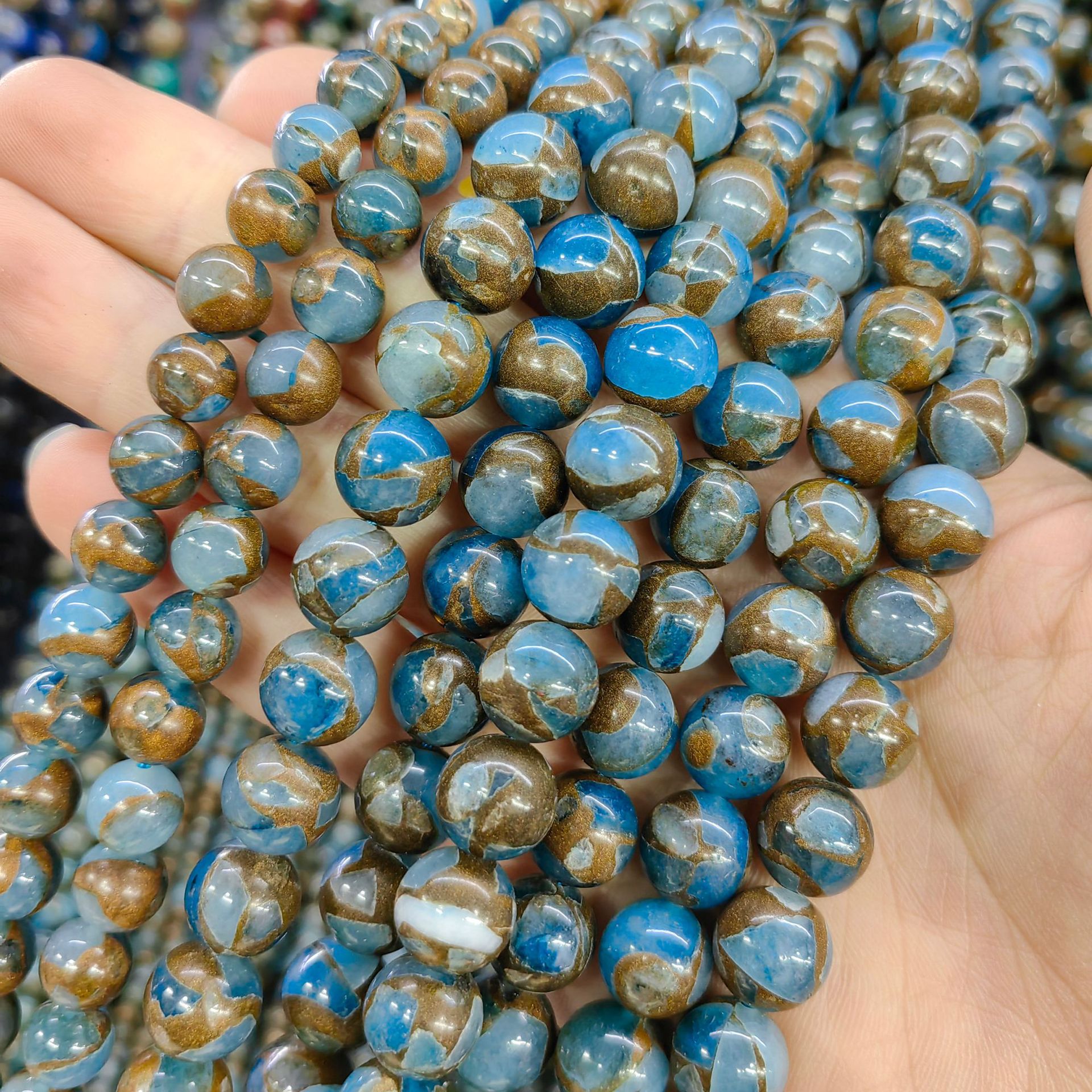Golden Color Stone - Lake blue 4mm