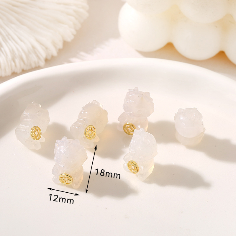 14:Style 22 white natural agate holding Qian Long 12 * 18mm
