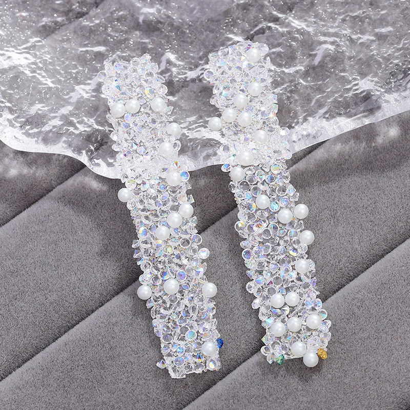 1:1 transparent white diamond [with pearls]]