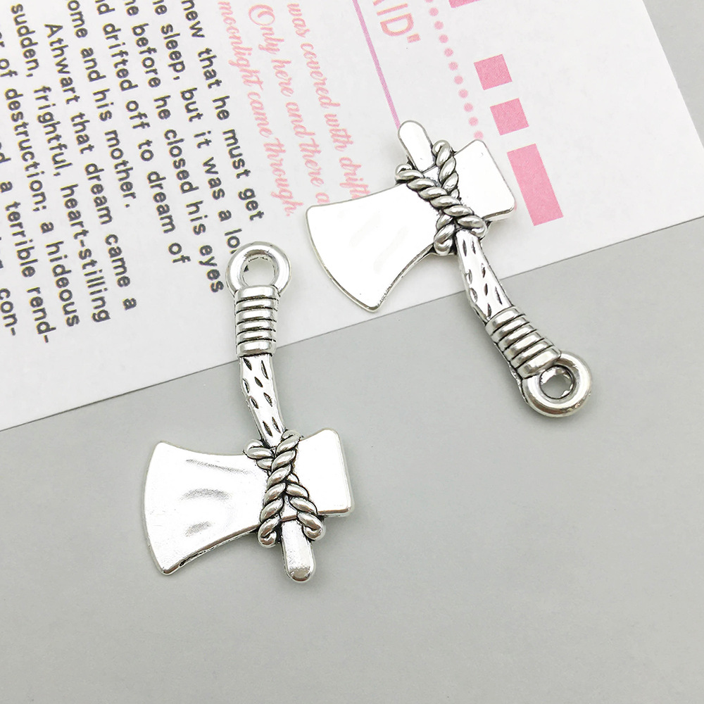 7:1 ancient silver tool ax 17*28mm-1.9g-18406