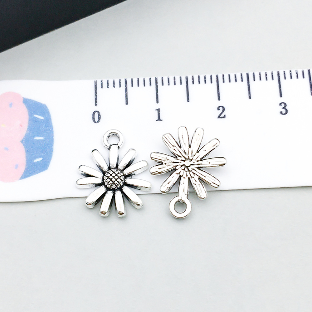 17:1 ancient silver daisy 11*14mm-0.7g-15720