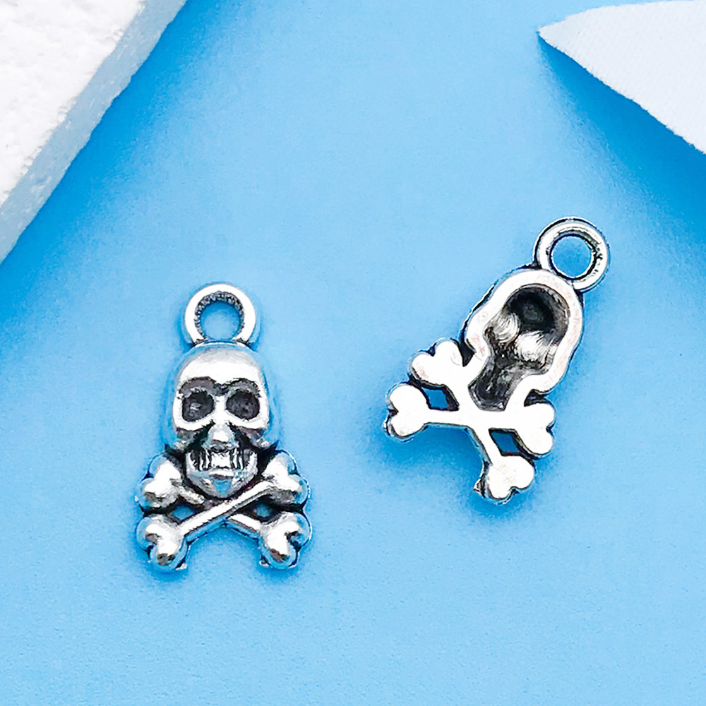 7:1 ancient silver skull 8x13mm-10872-0.6g