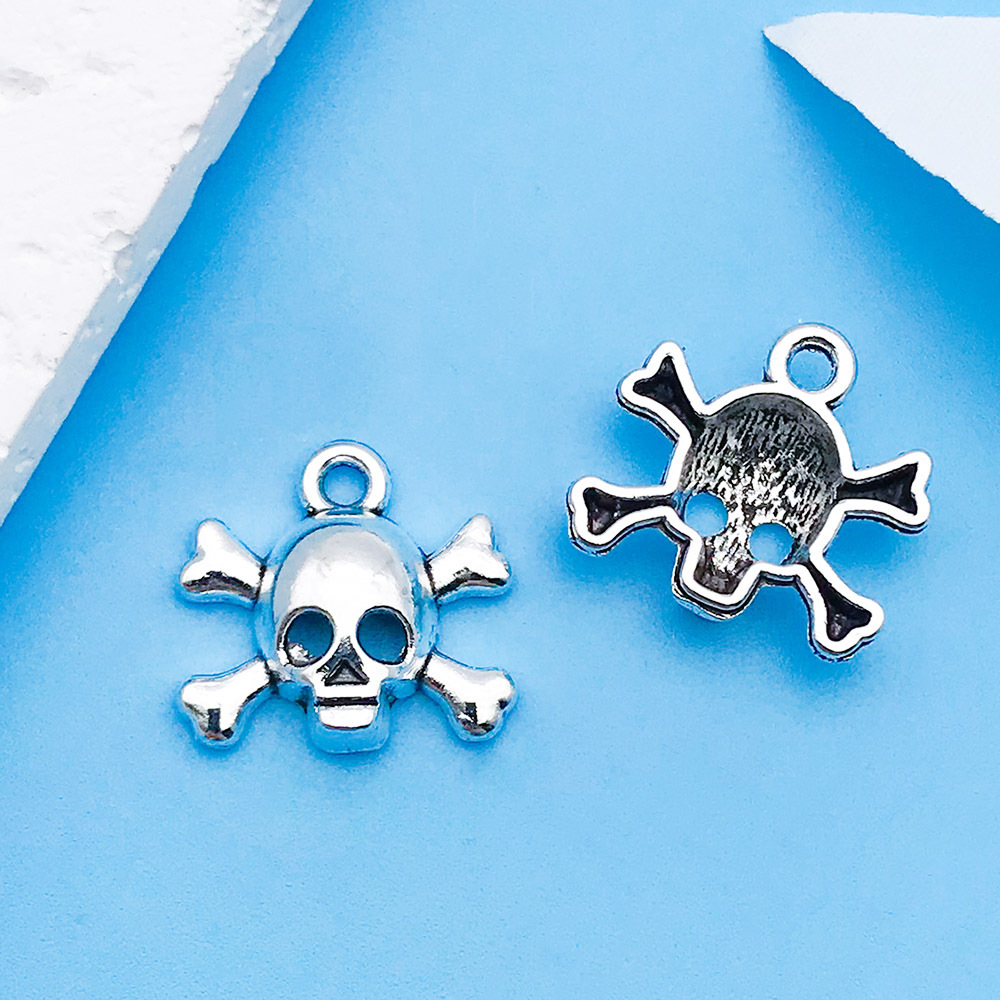 15:1 ancient silver skull 15x10mm-10888-0.8g