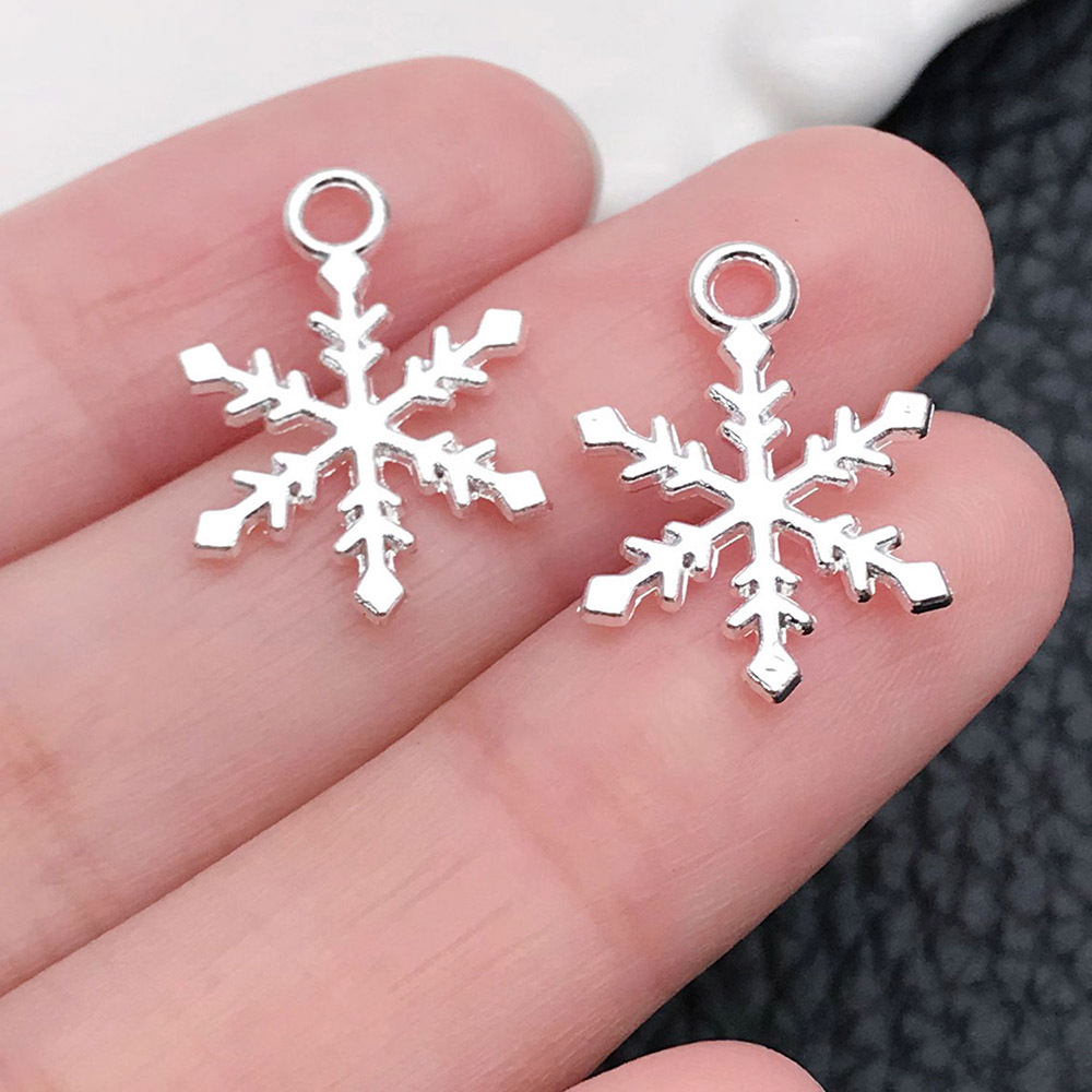 10:1 bright silver Christmas snowflake 13x19mm-20028-0.6g