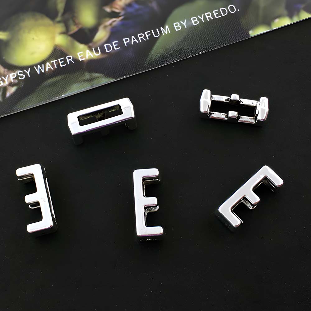 6:1 ancient silver perforated letter E-5x10mm-0.5g