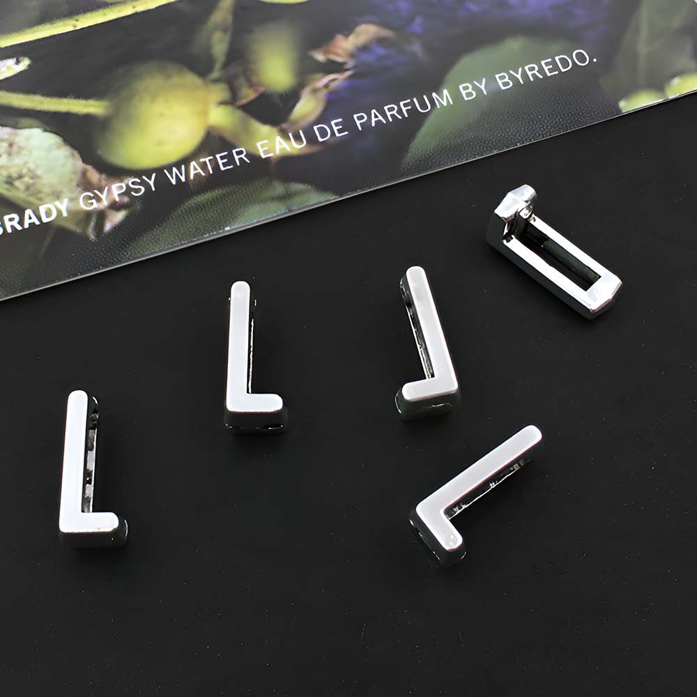 13:1 ancient silver perforated letter L-5x10mm-0.3g