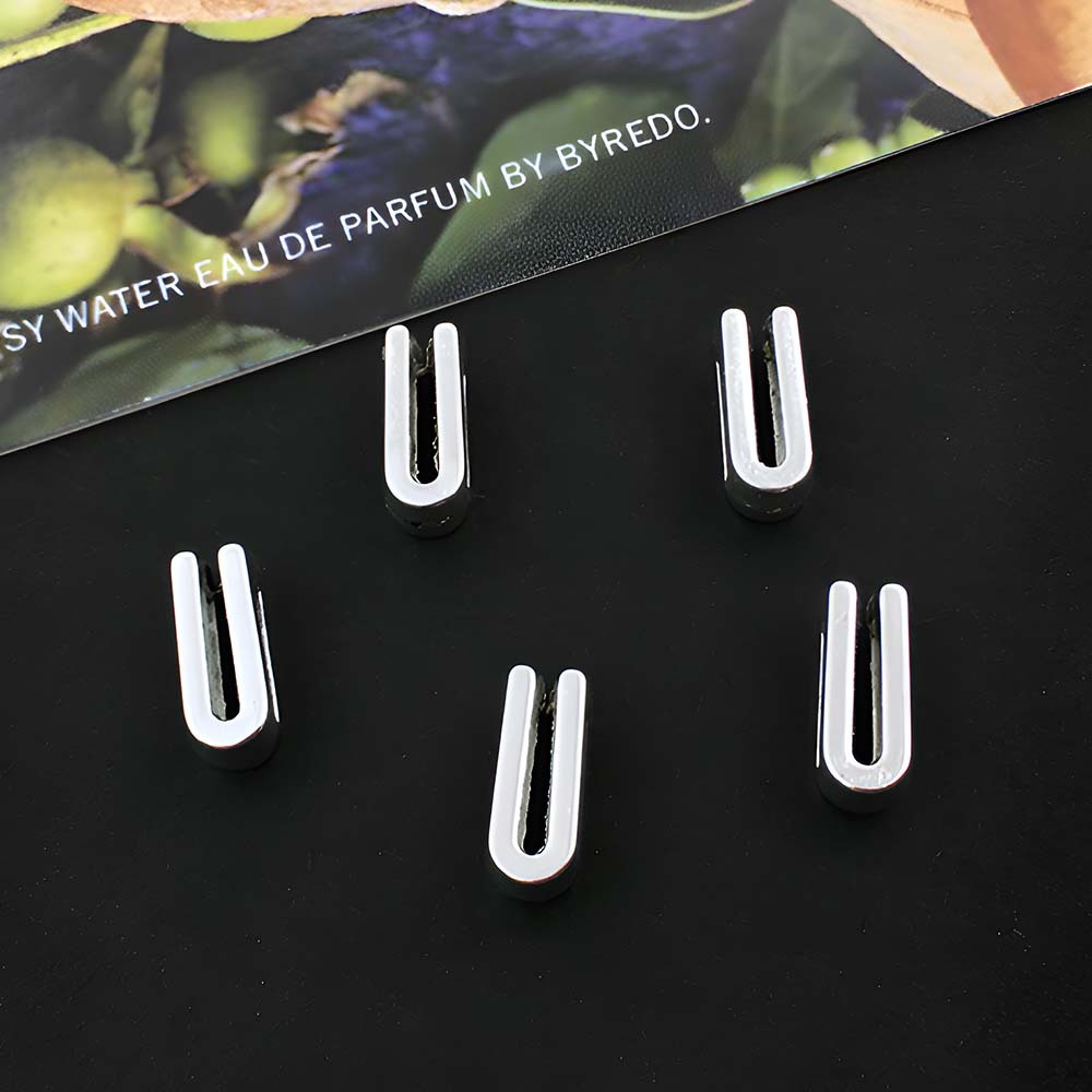 22:1 ancient silver perforated letter U-5x10mm-0.5g