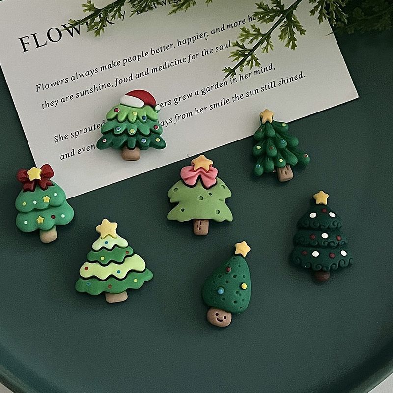 One Christmas tree is randomly selected