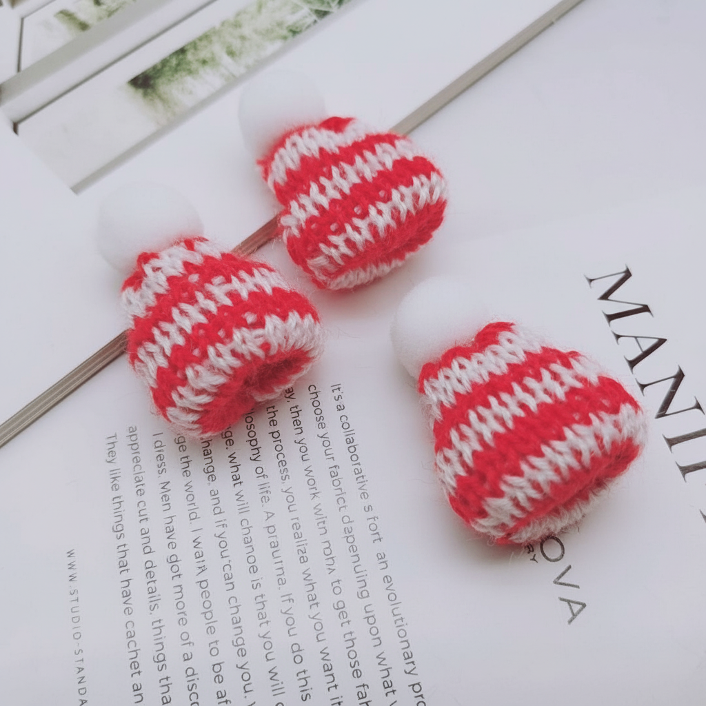 4:Red and white striped hat