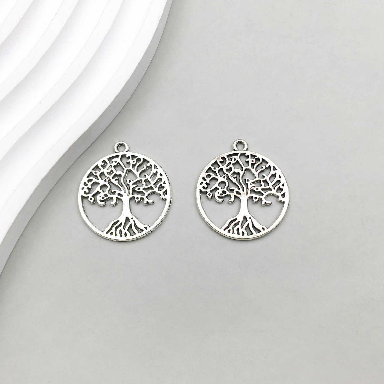 4:1 Ancient silver life tree 28*24mm-2.4g-7084