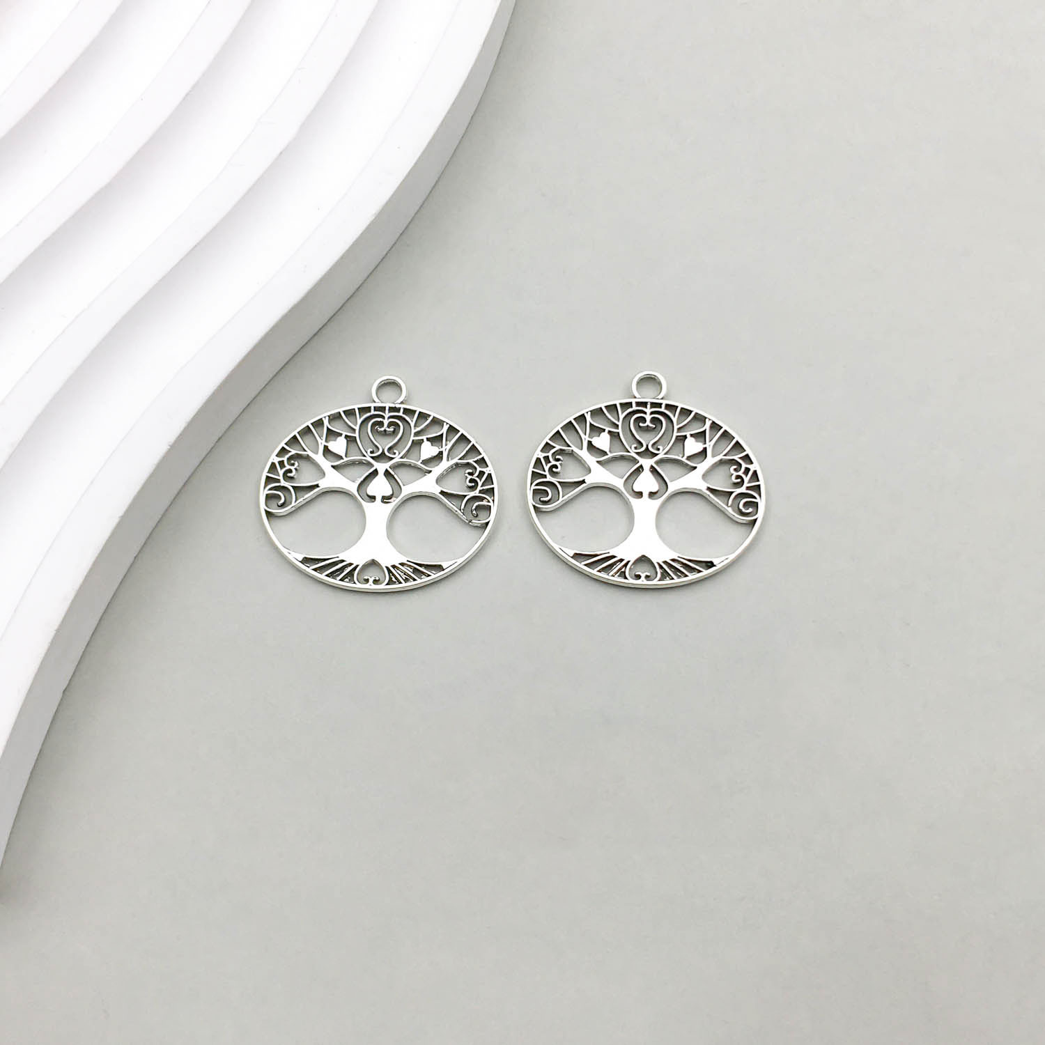 8:1 Ancient silver life tree 23*25mm-1.5g-9018