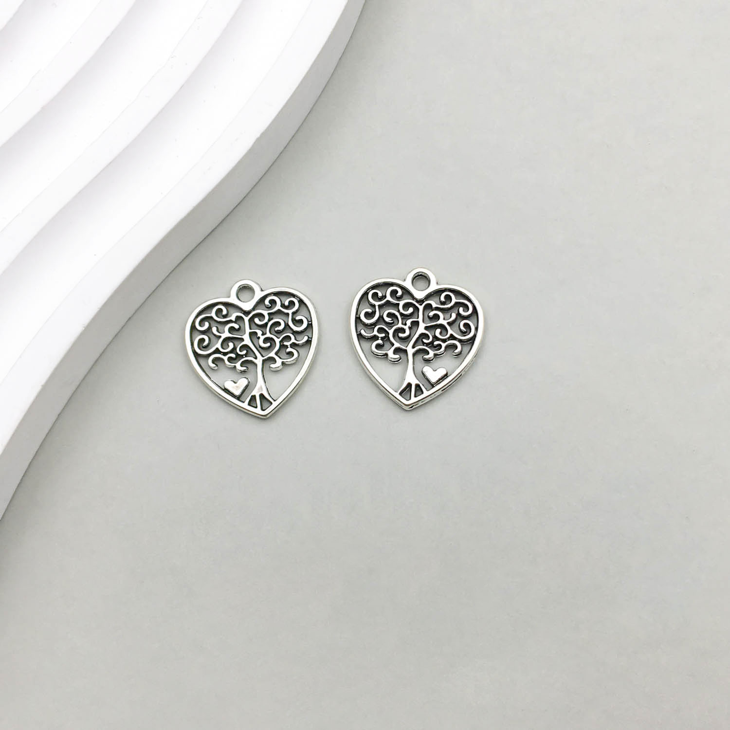 10:1 Ancient silver life tree 18*19mm-1g-9020