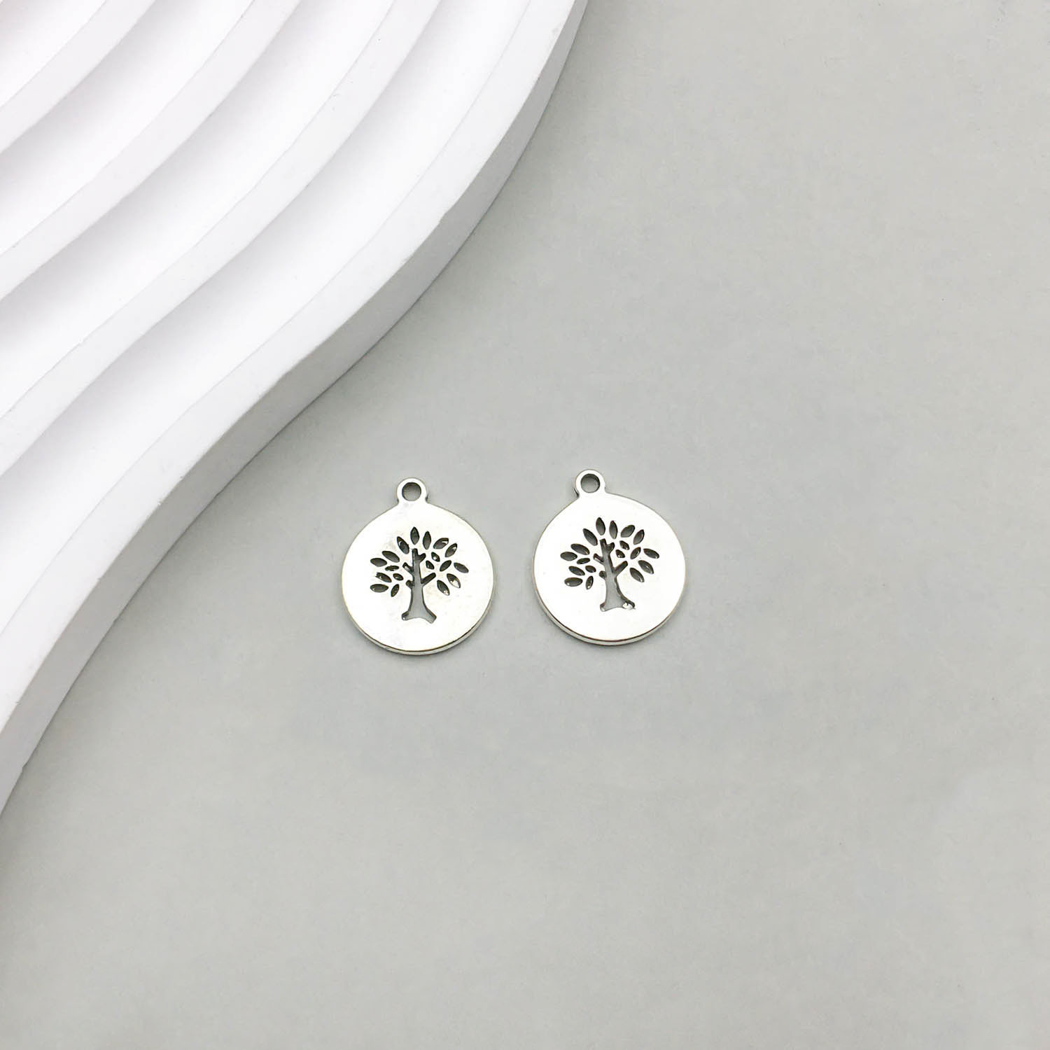 11:1 Ancient silver life tree 15*18mm-1.5g-9194