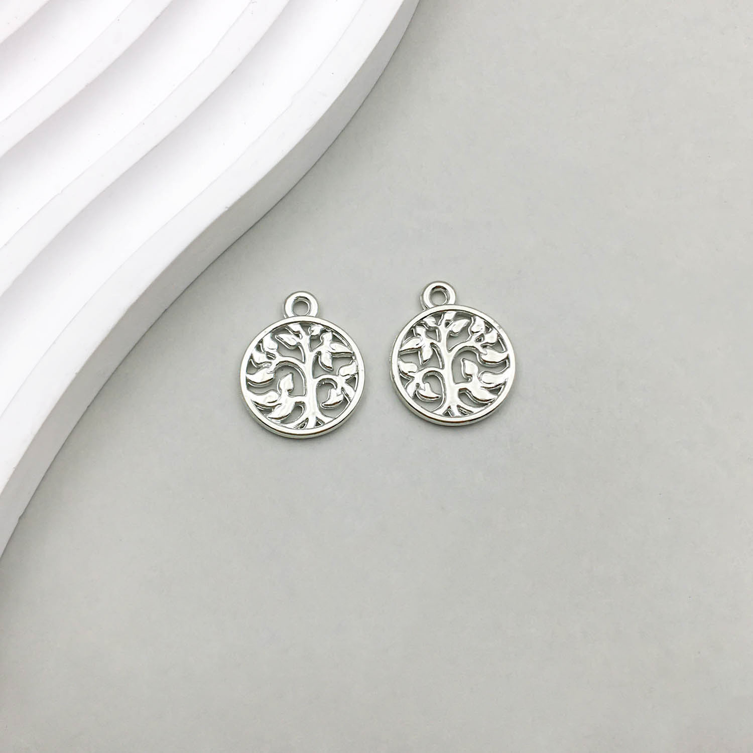 13:1 Ancient silver life tree 15*19mm-1.3g-10417