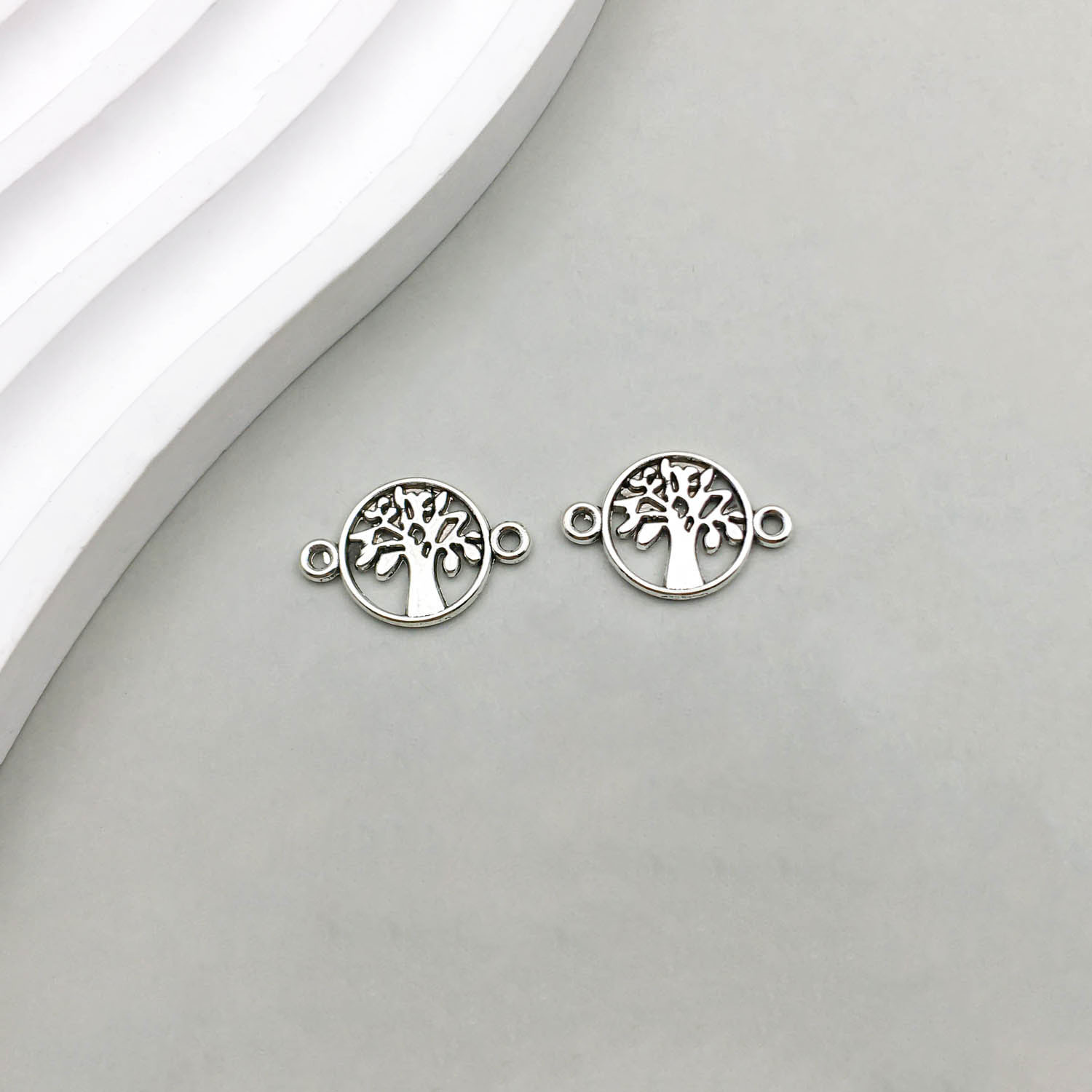 16:1 Ancient silver life tree 19*11mm-0.8g-10547