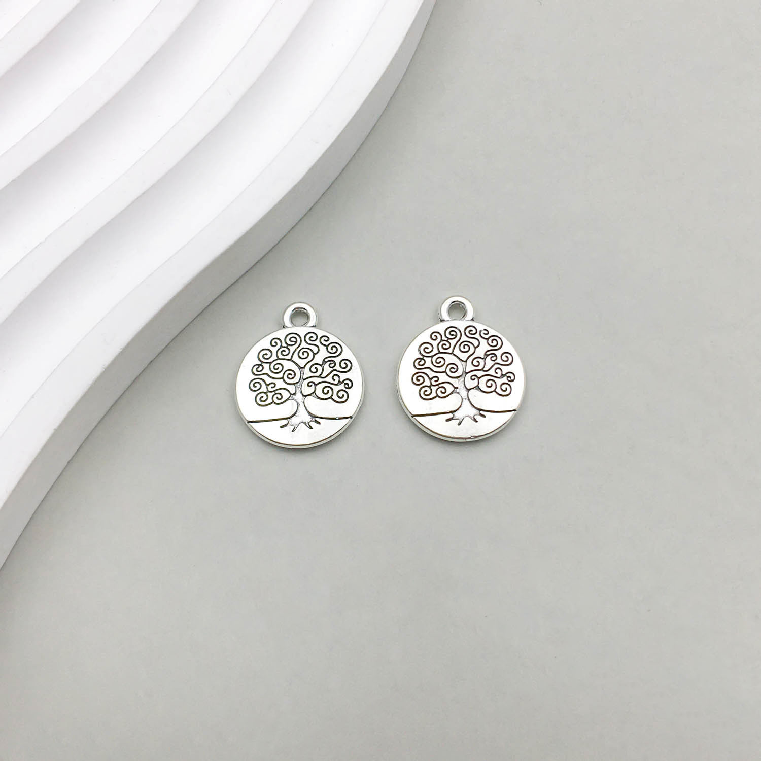 18:1 Ancient silver life tree 15*18mm-2g-11220