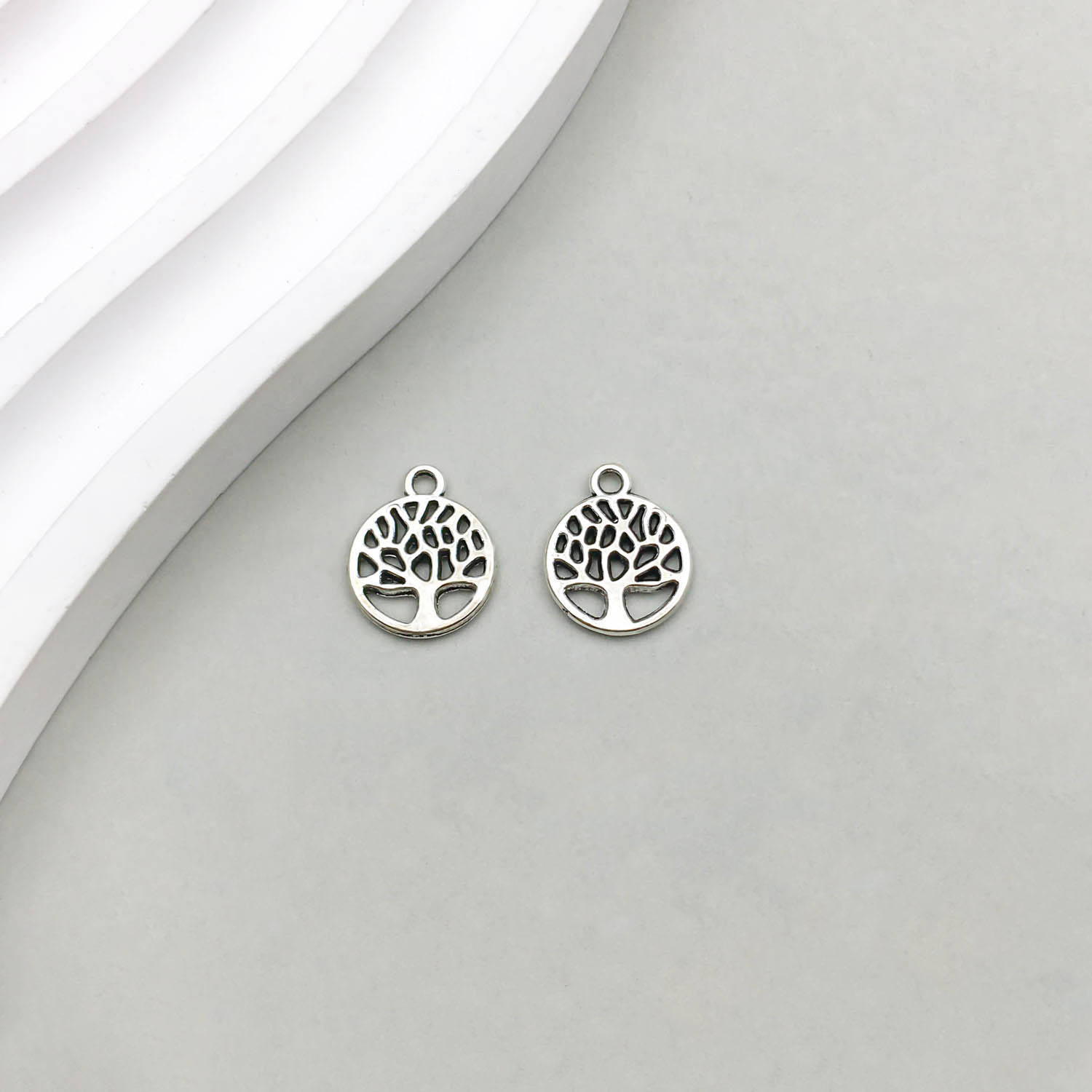 21:1 Ancient silver life tree 10*13mm-0.4g-15567