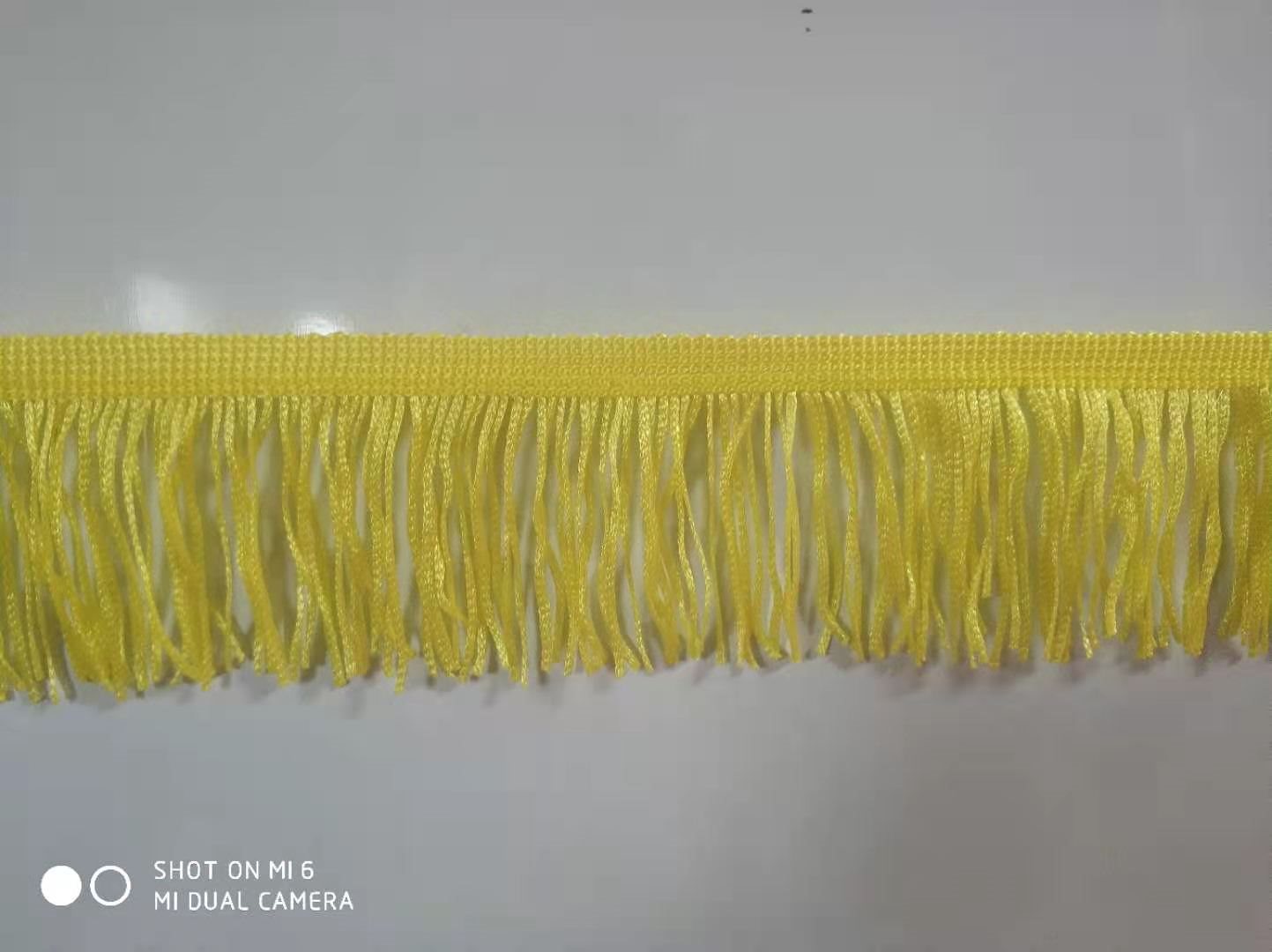 Bright yellow, 6 centimeters